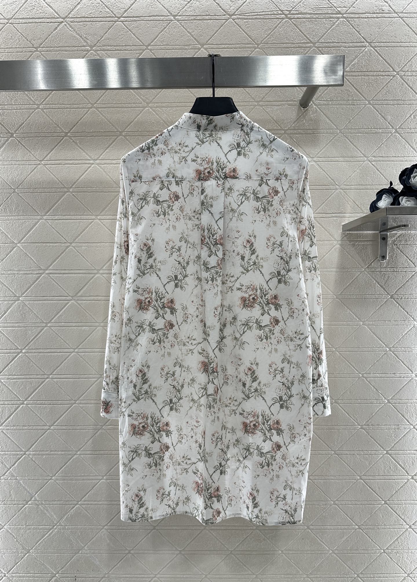 Stacked collar floral shirt