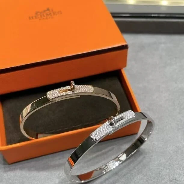 Classic Pavé Lock Charm Open Bangle