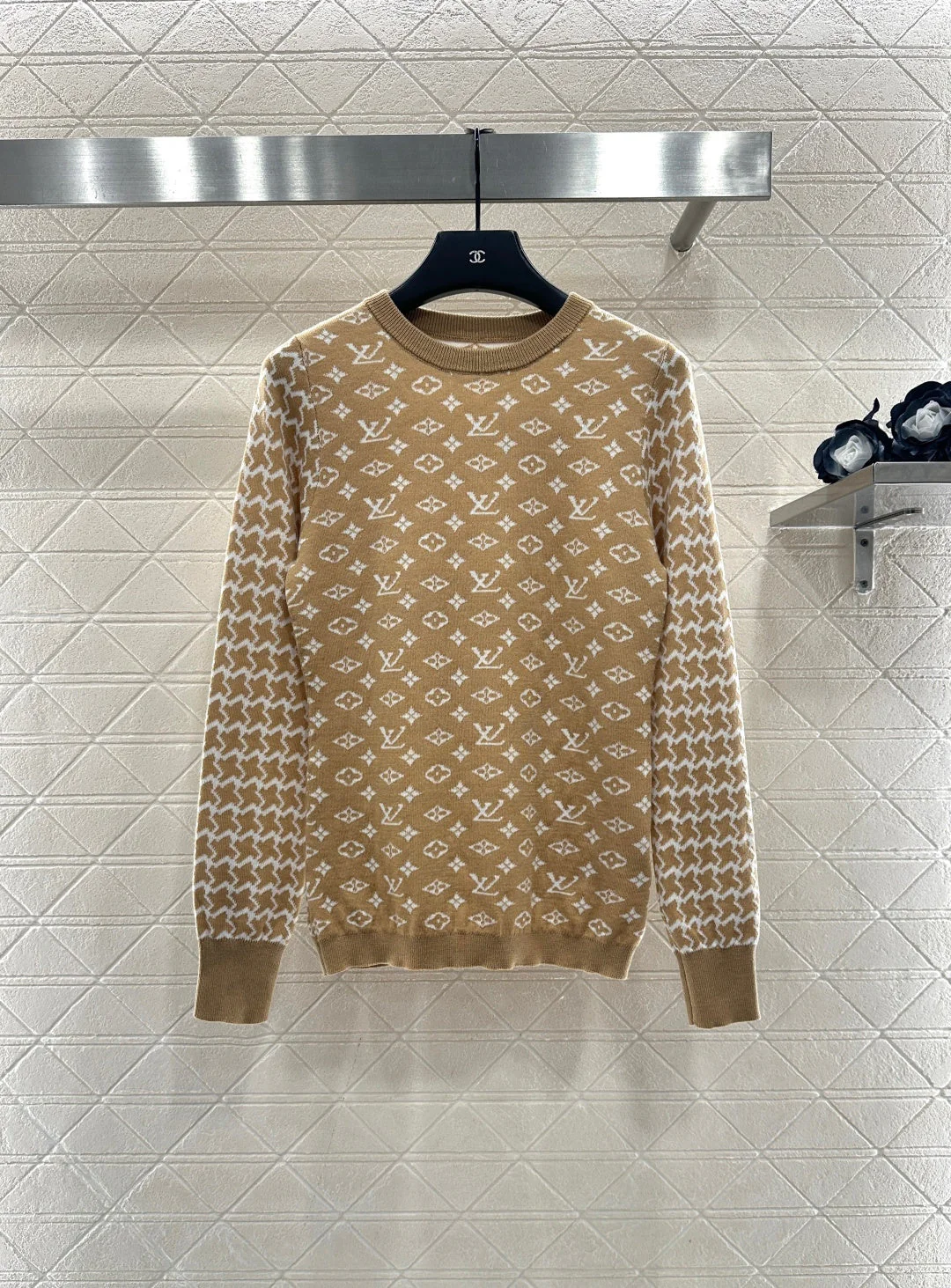 Jacquard round neck long sleeved sweater