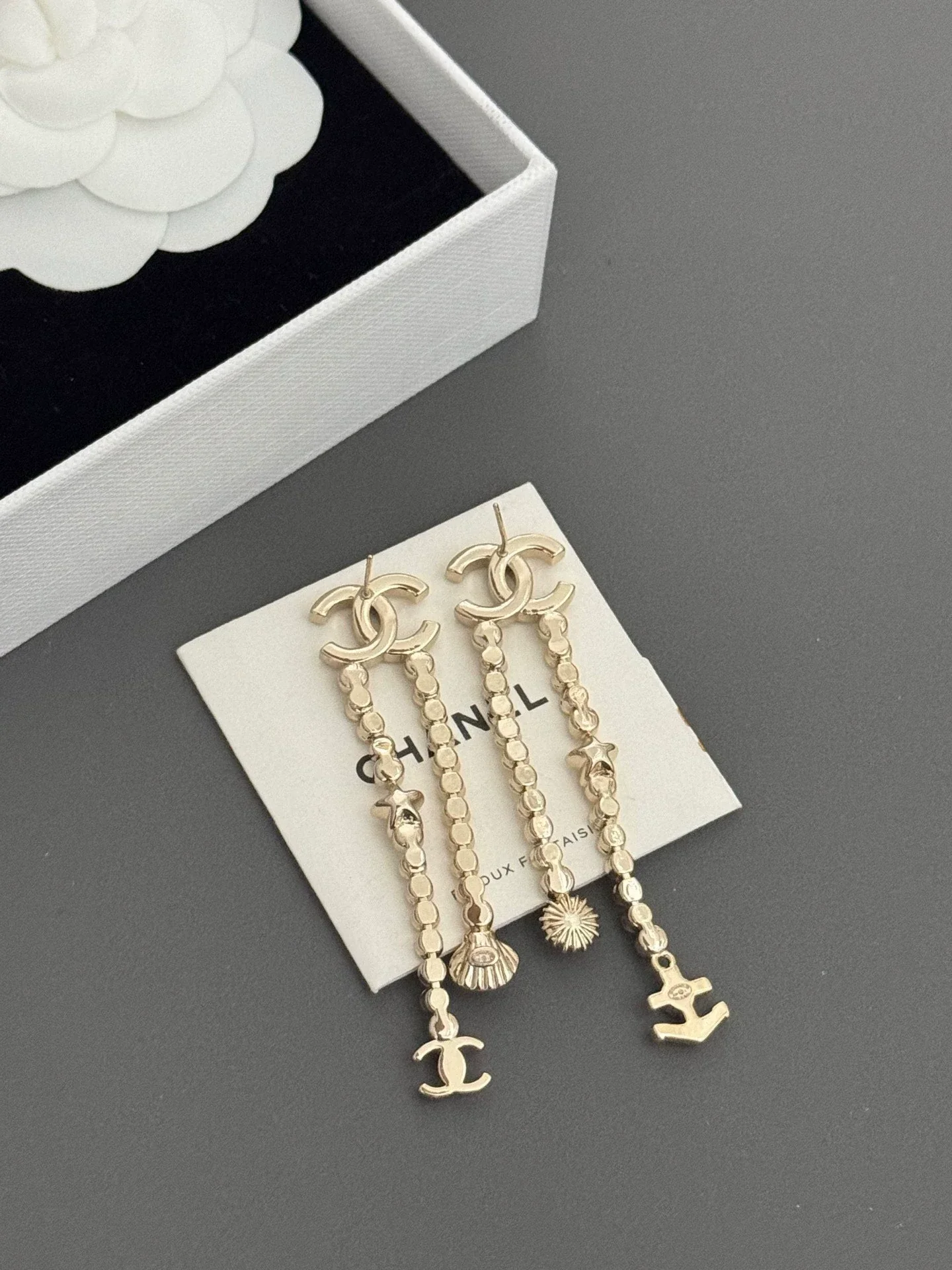 Tassel shell earrings