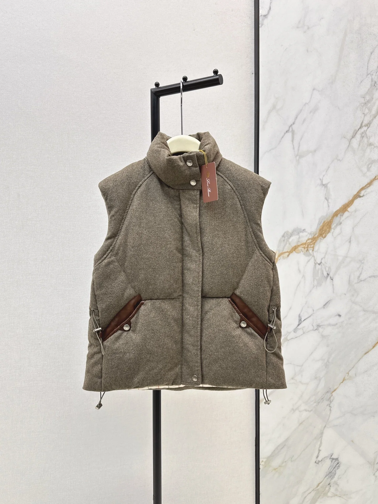 25 New drawstring waistband woolen down vest jacket