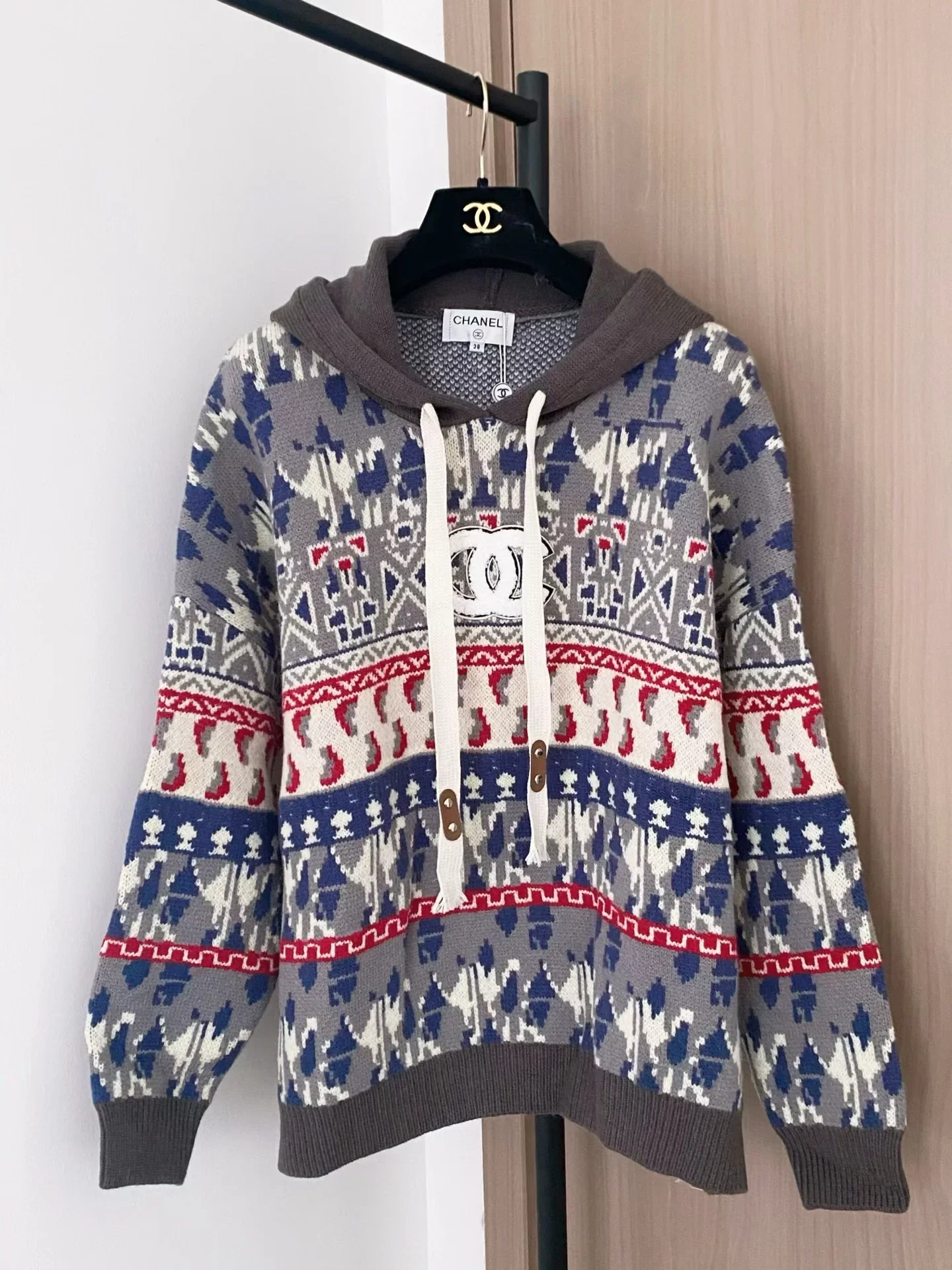 Hooded pullover sweater