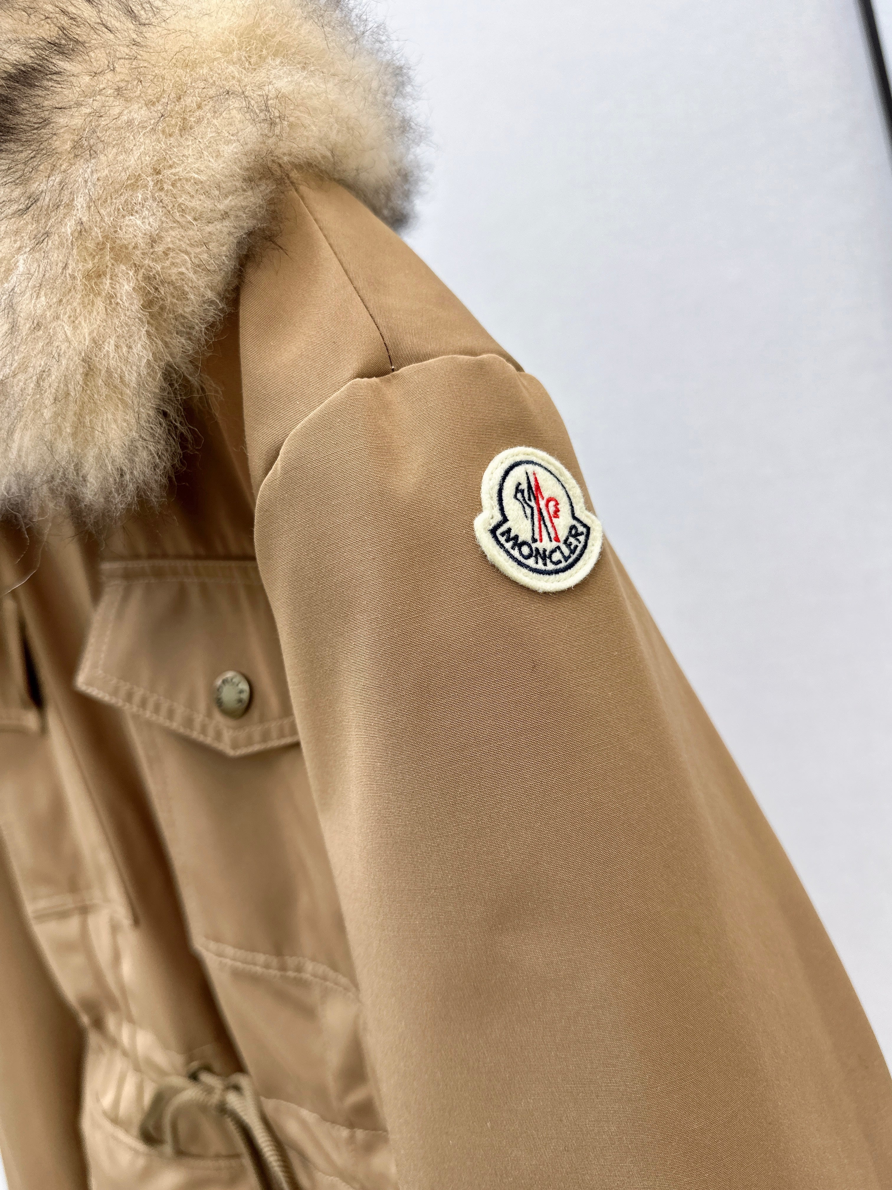 Hooded fur collar drawstring down jacket