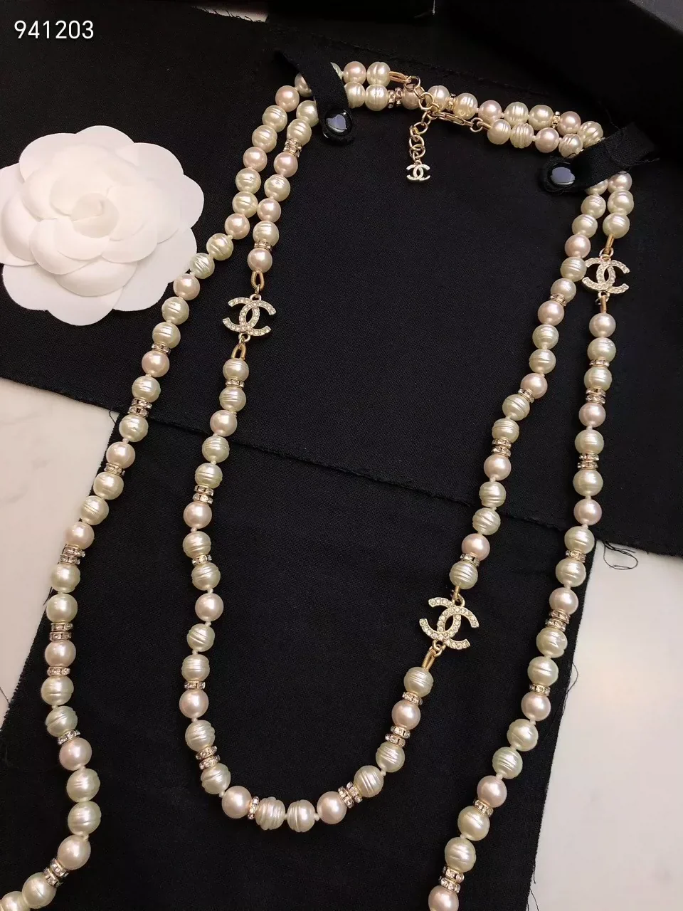 Pink/Pearl Sweater Chain