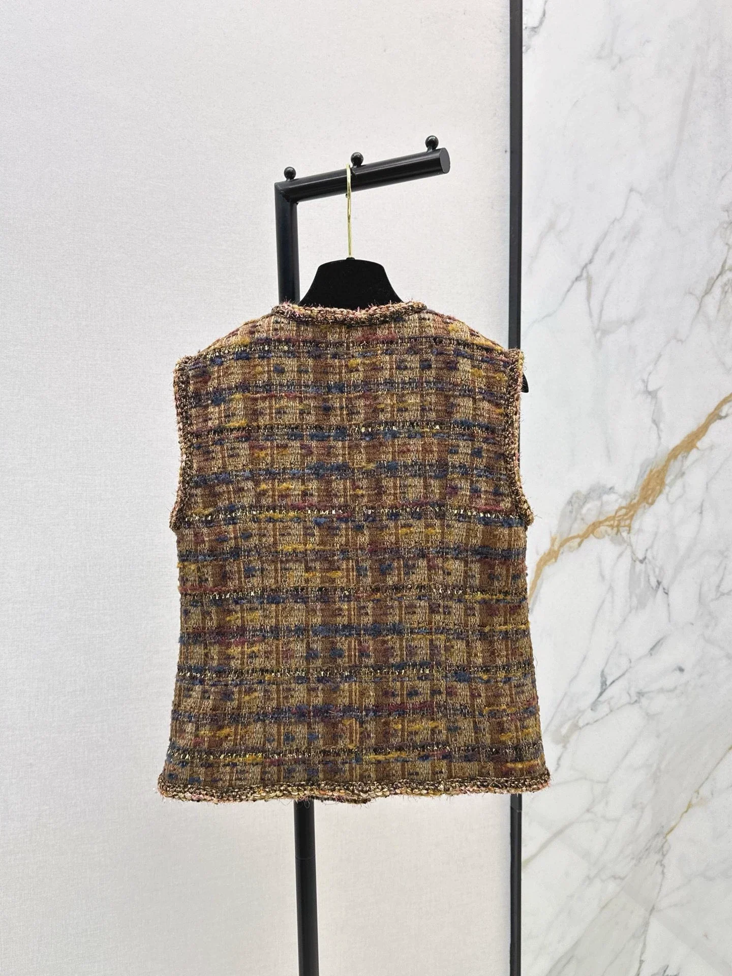 Color-blocked woven trim Vest