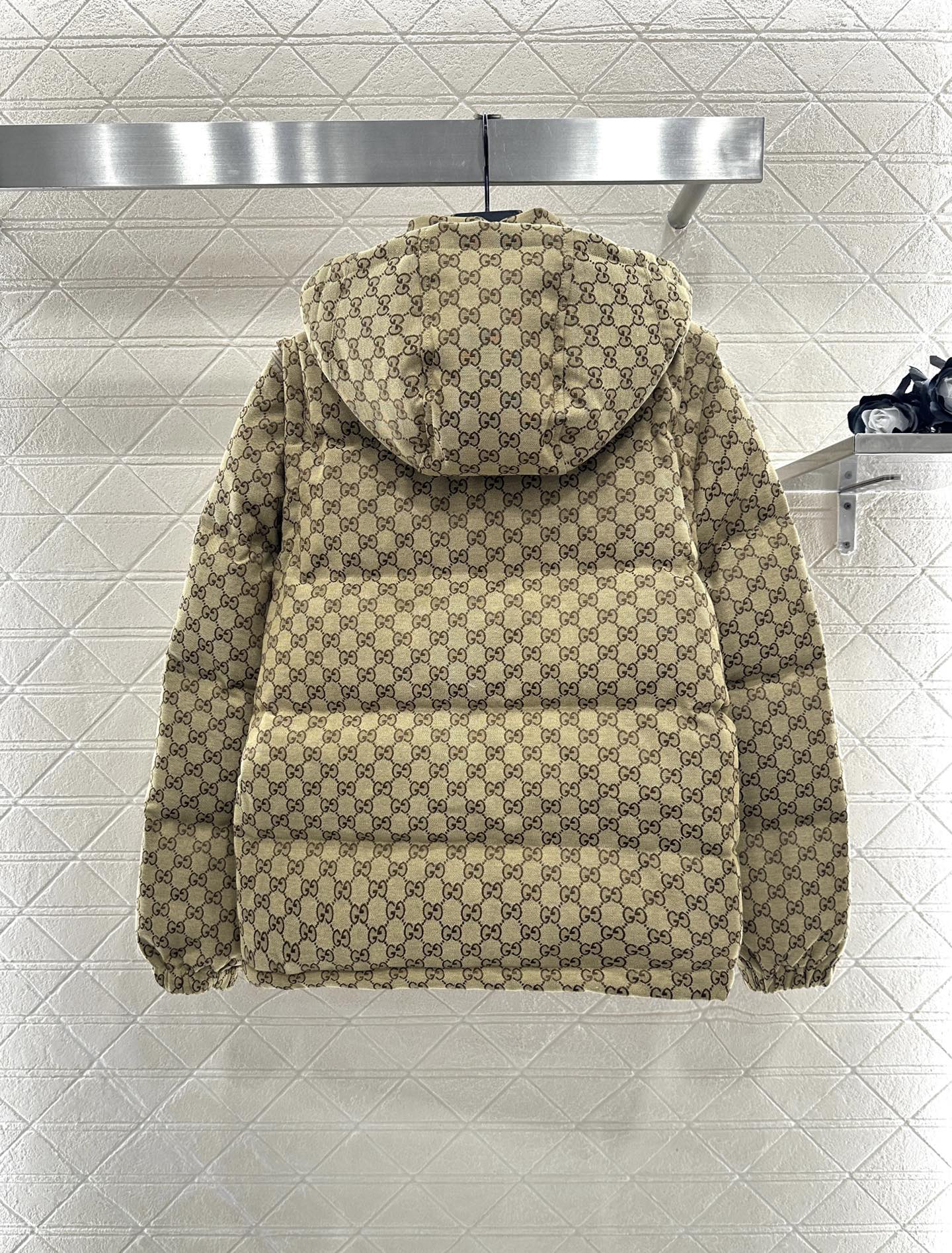 Detachable jacquard hooded down jacket