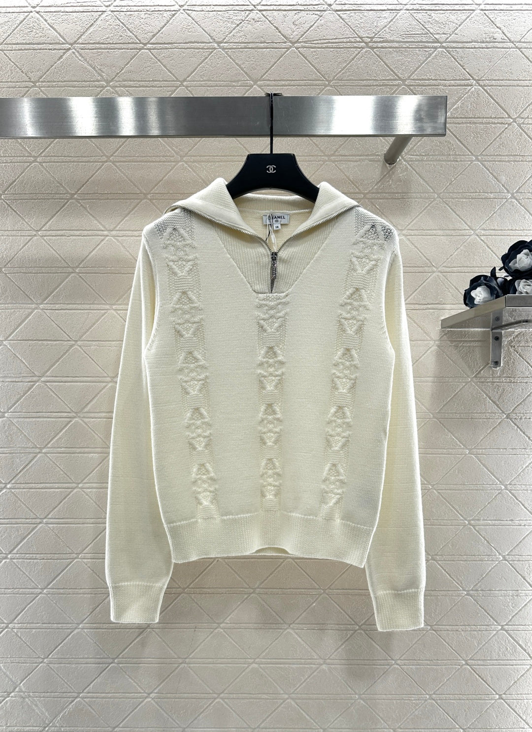 Collar zipper knitted sweater