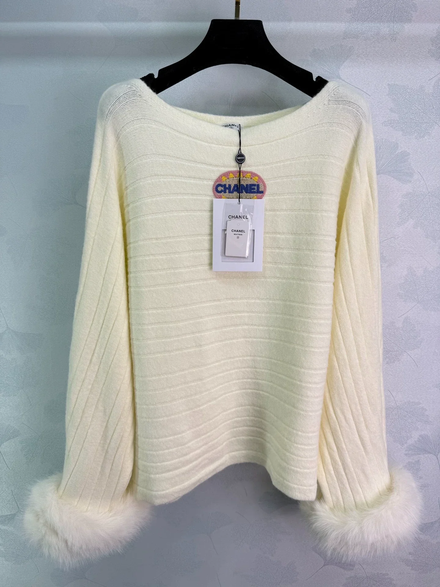 Striped logo round neck hairy long sleeved shirt