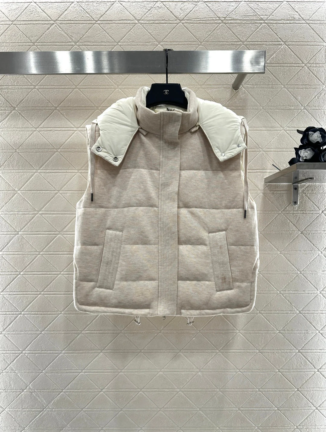 25fw Detachable hooded double-sided down vest