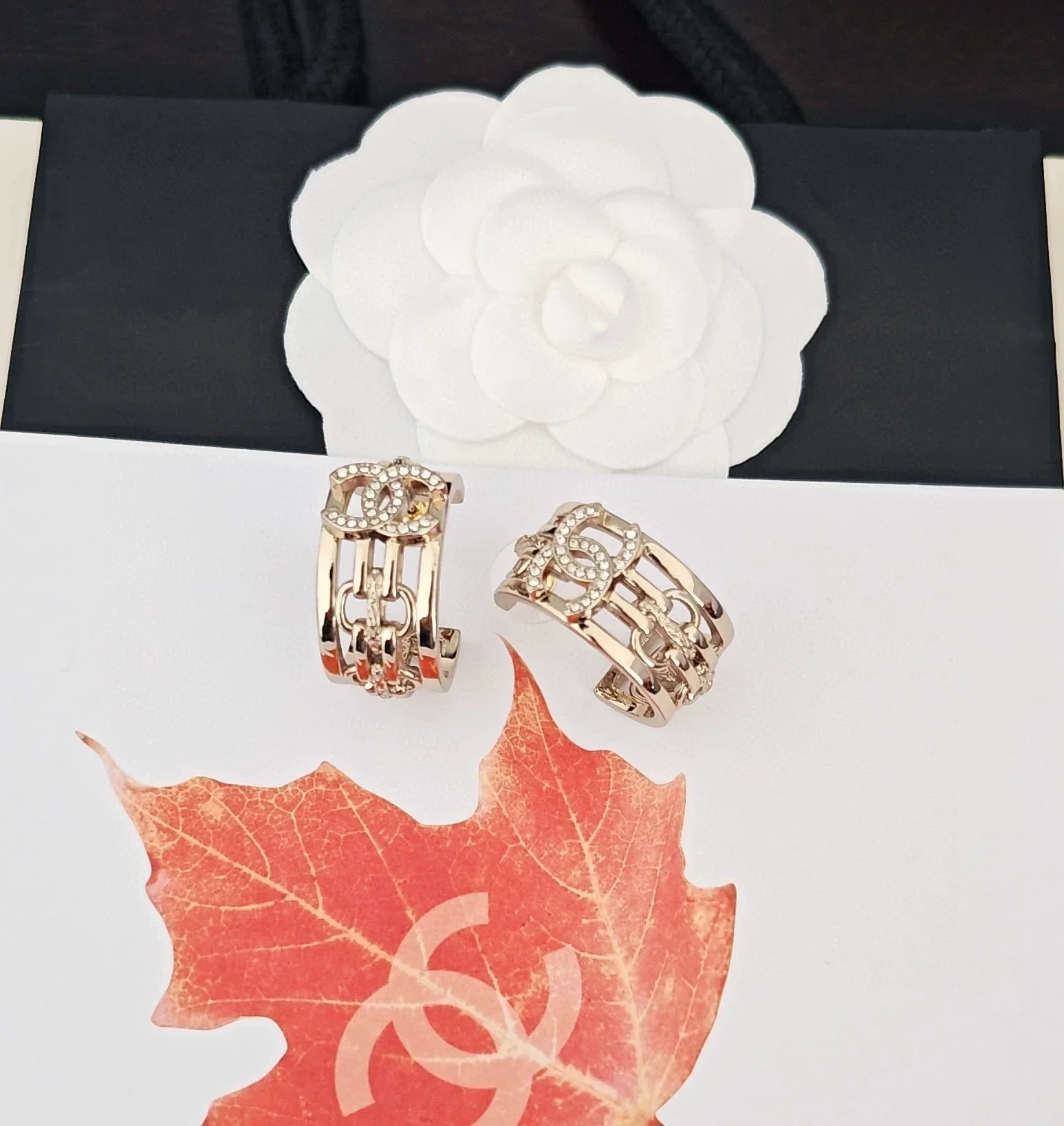 Light gold hollow ear hook