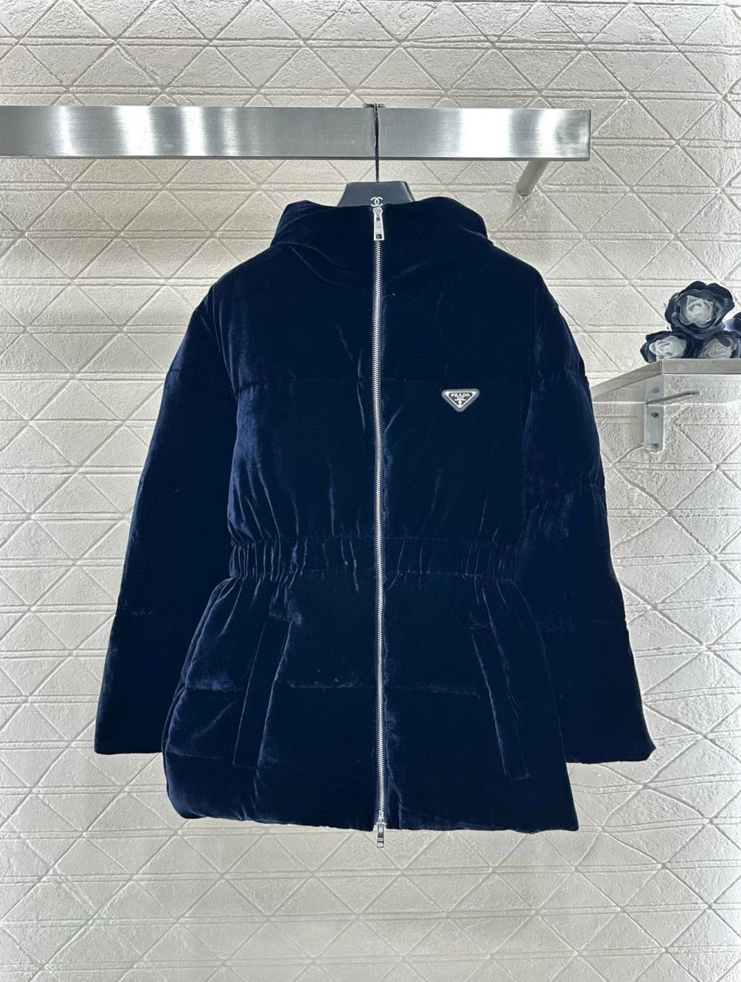 Hooded waist down jacket