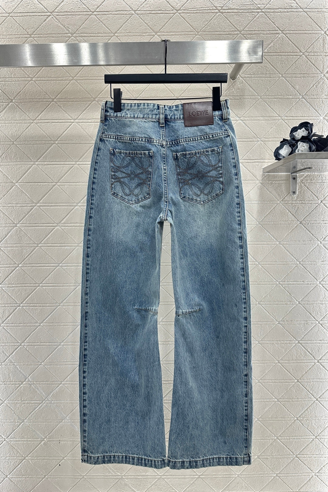 Pleated Curved Denim Pants