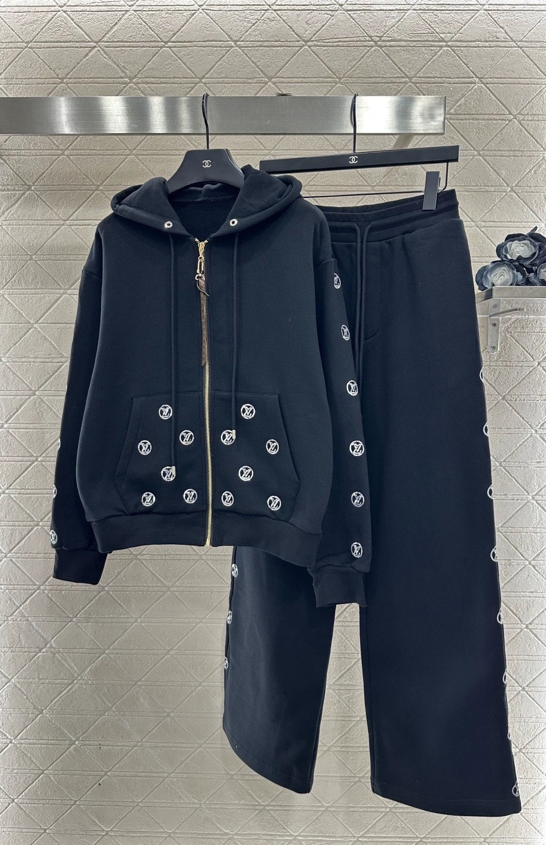 Hooded sequin logo set