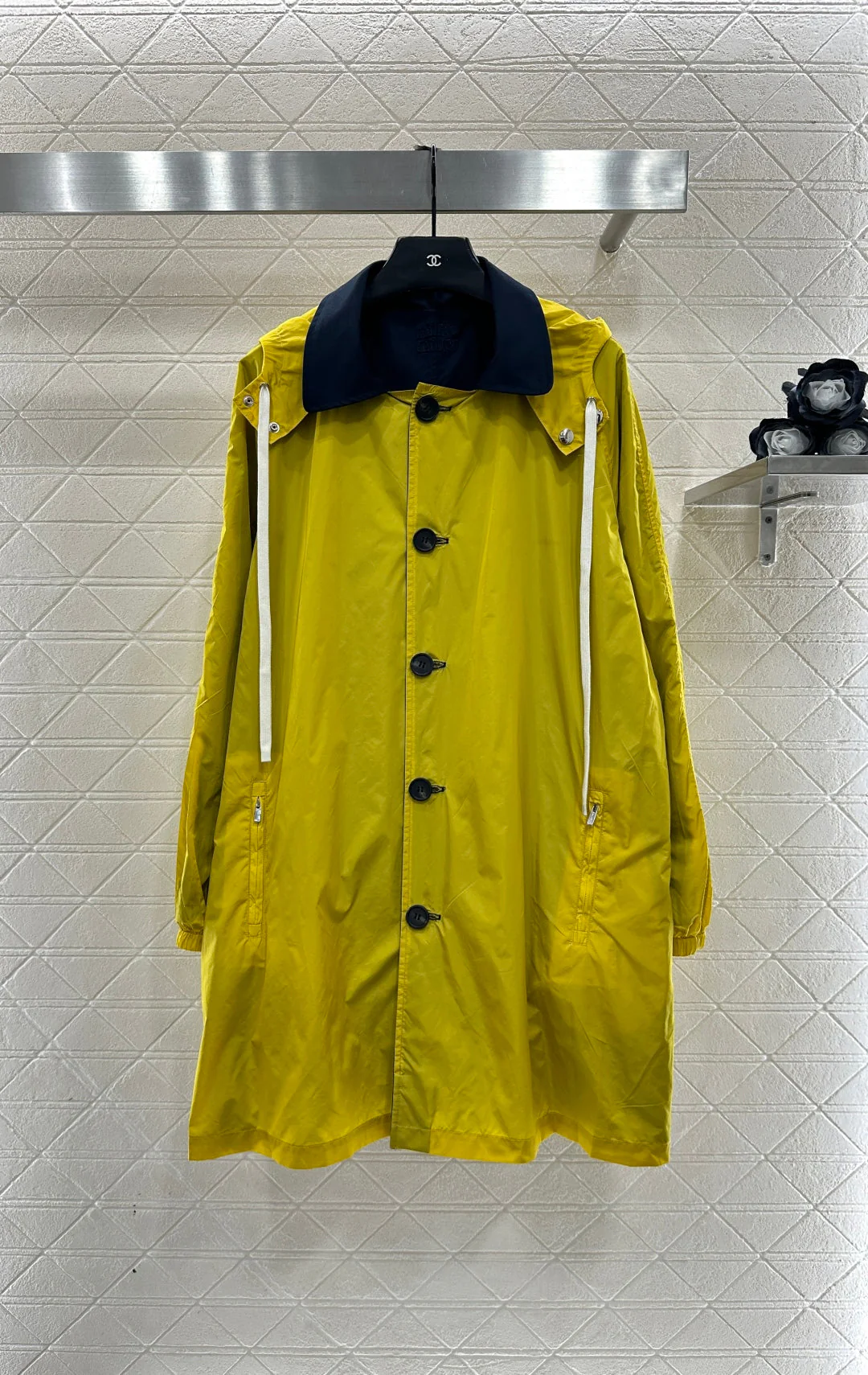 Wear windbreakers on both sides