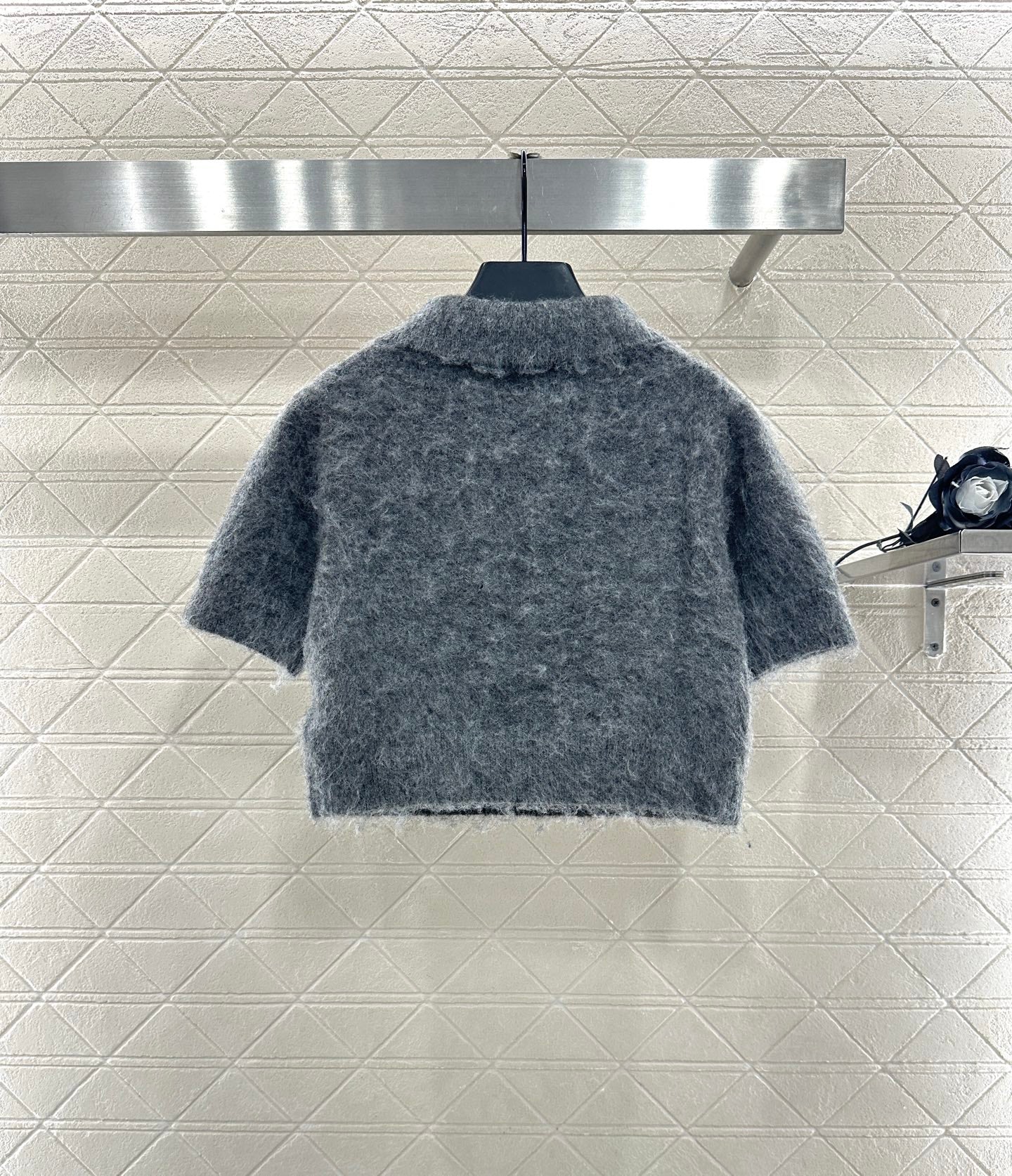 25fw Half open lapel knitted top