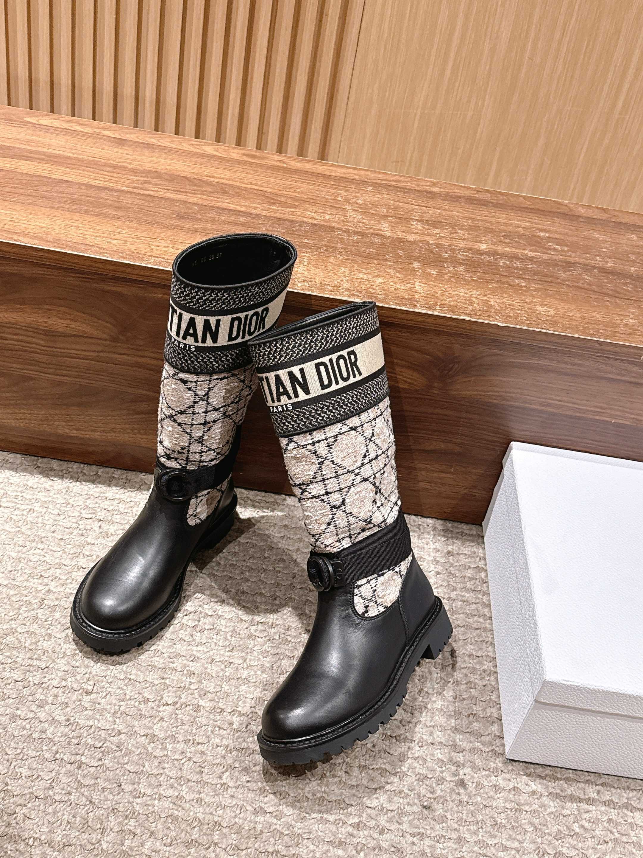 Classic Knight Boots