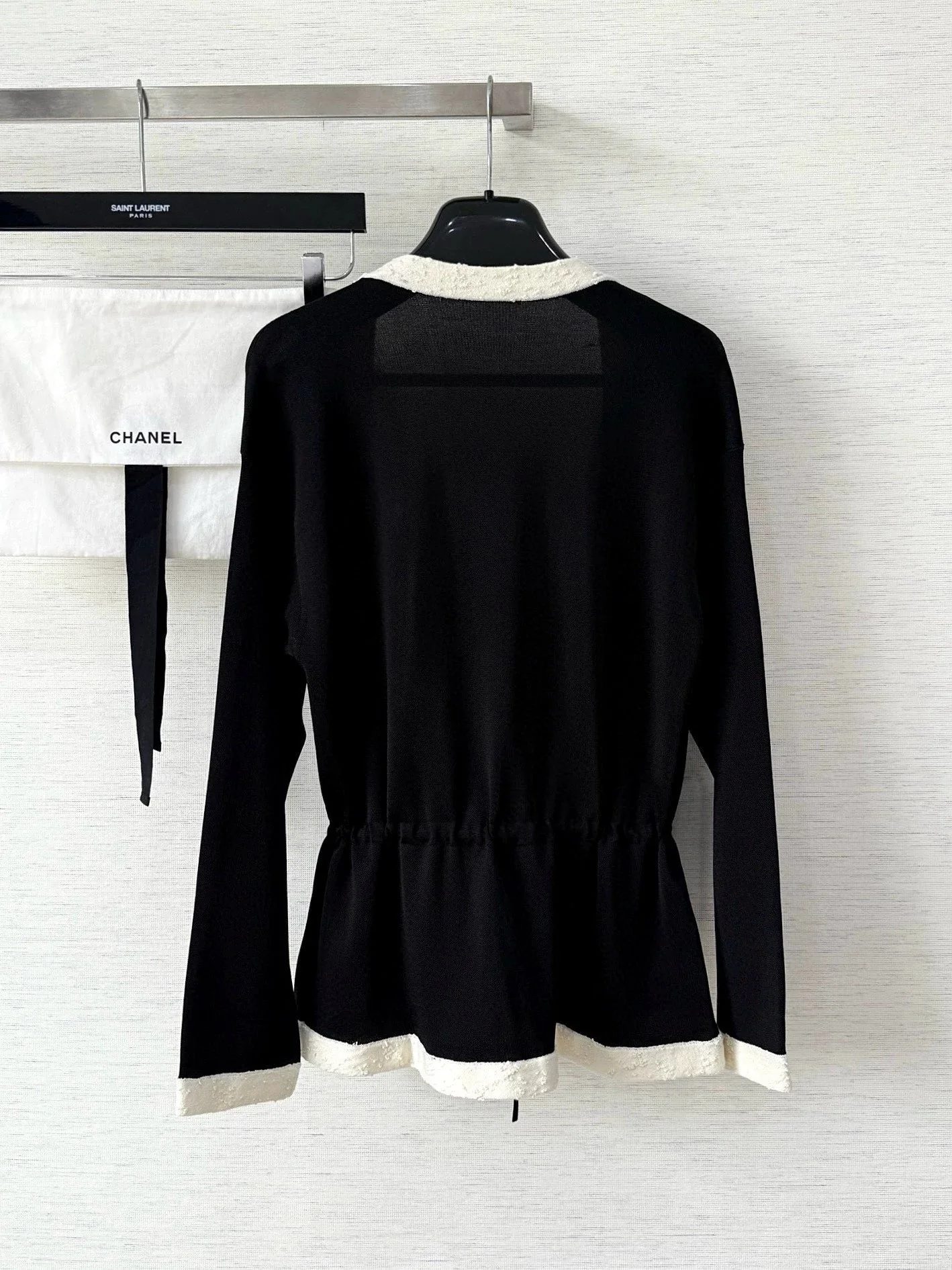 Black and white contrasting knitted cardigan