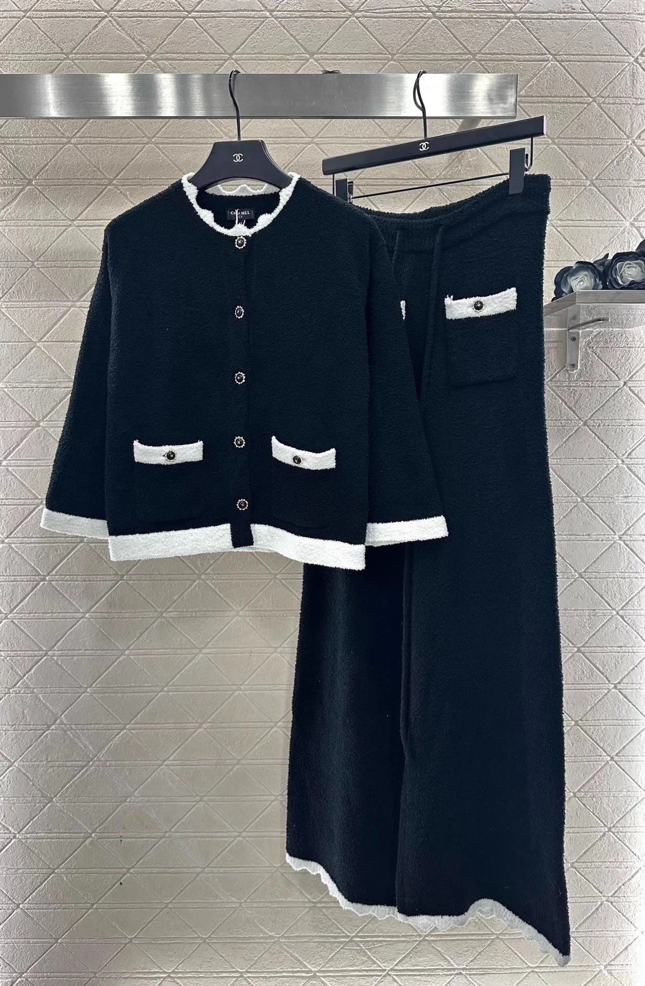 Knitted contrasting cardigan wide leg pants set