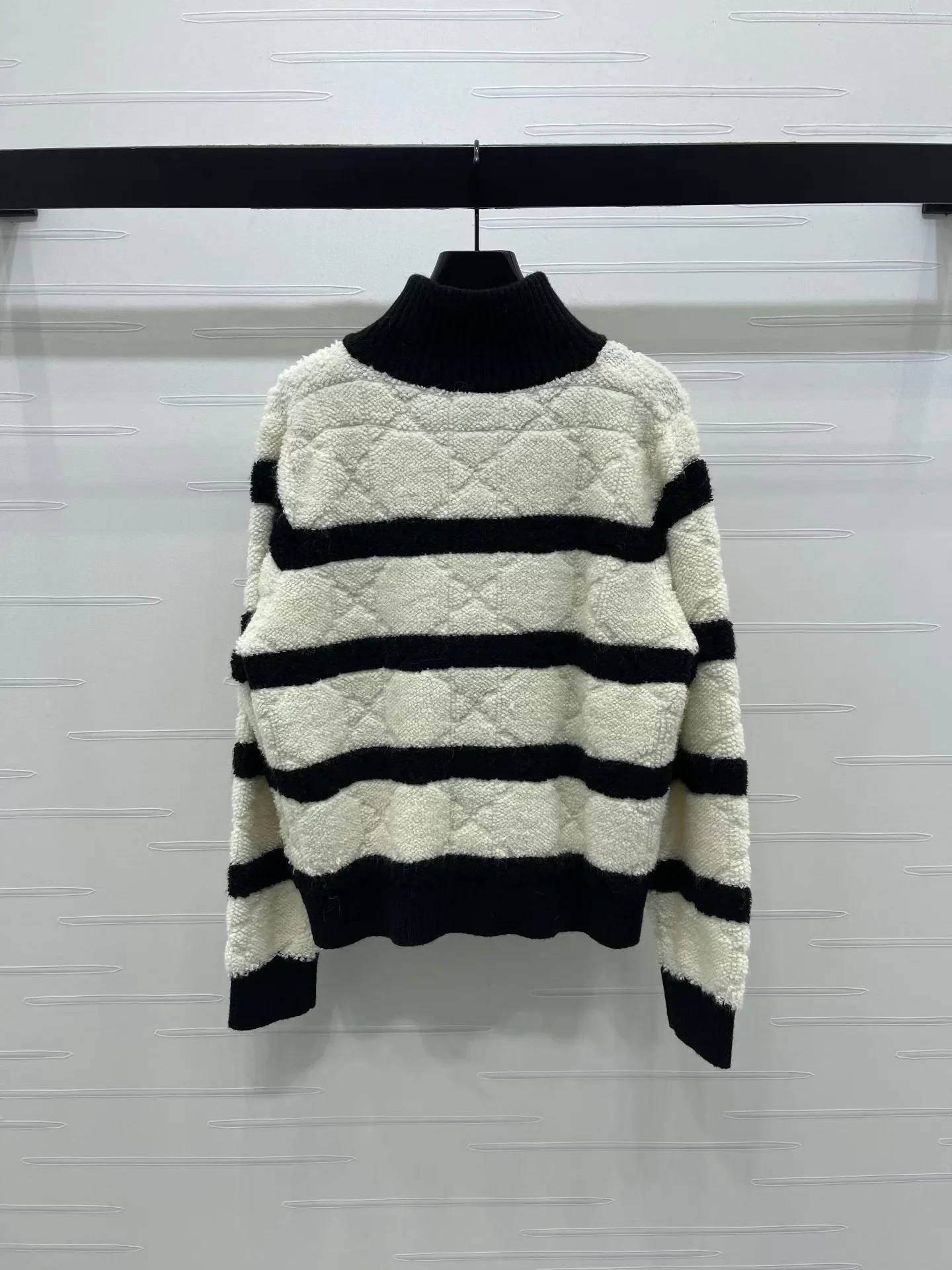Tengge striped stand up collar cardigan