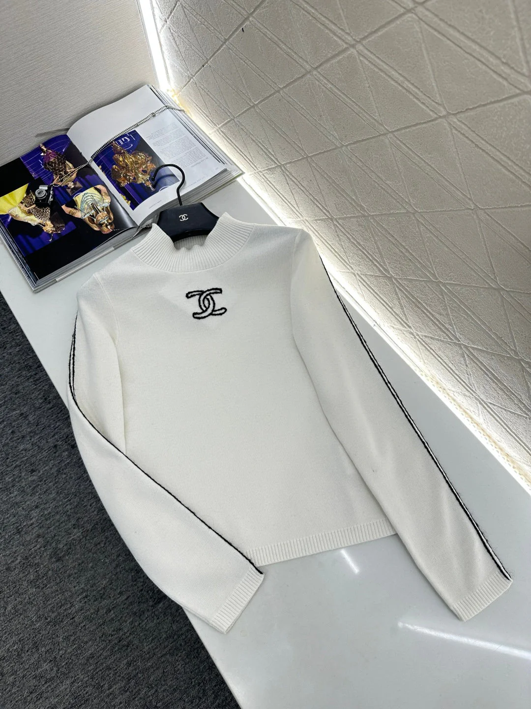 Stand up collar knitted base