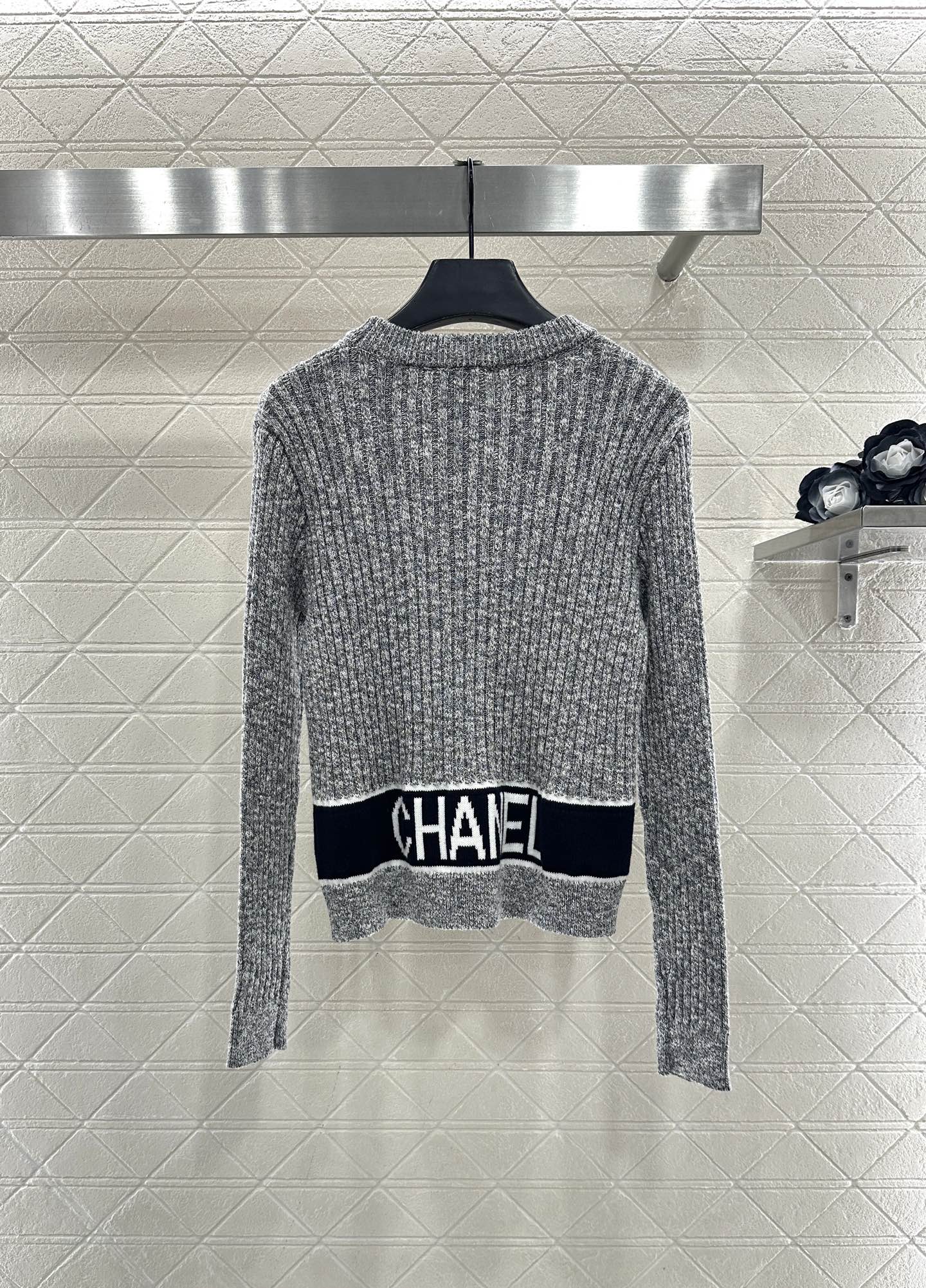 Vertical pit knitted pullover sweater