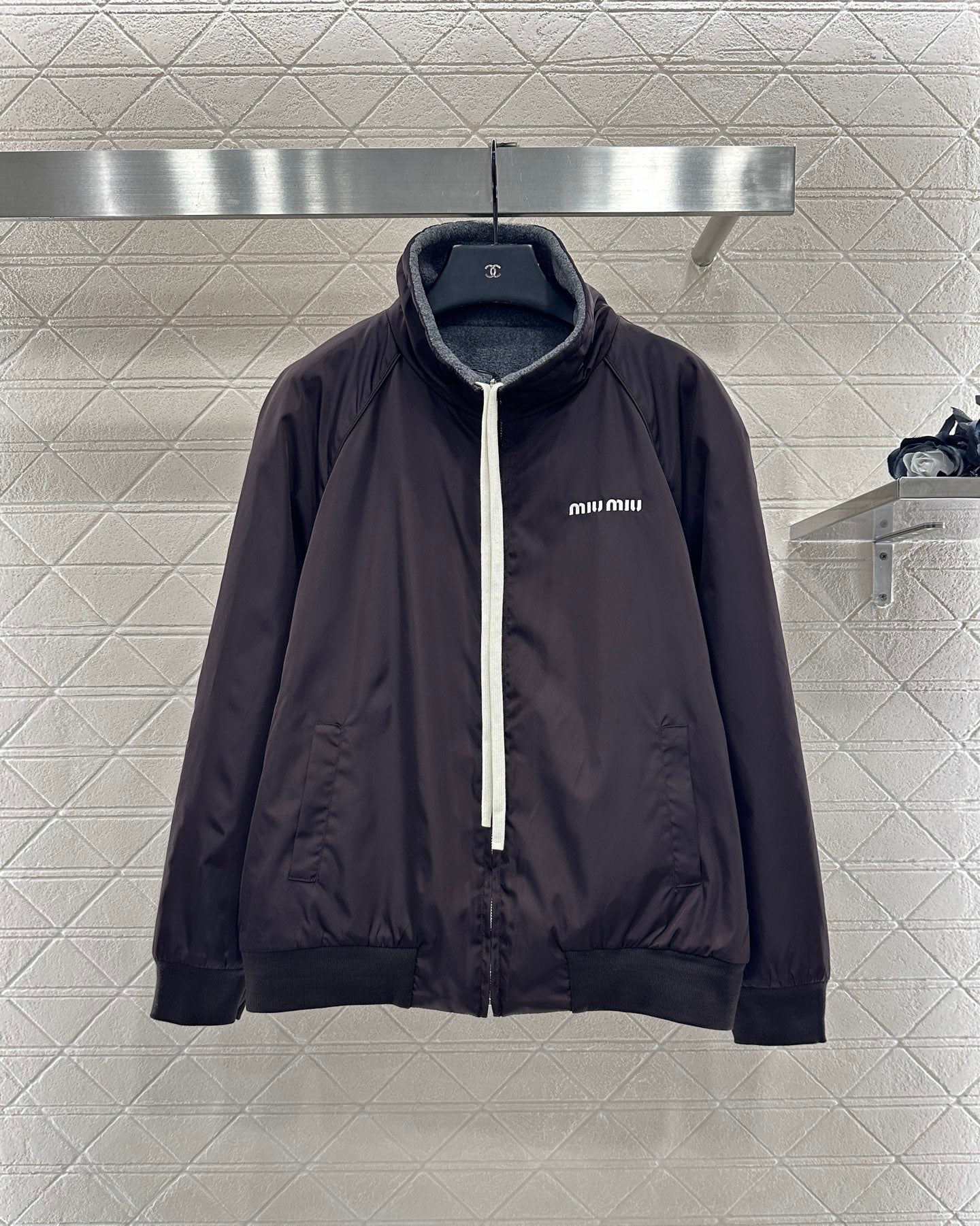 Reversible bomber jacket