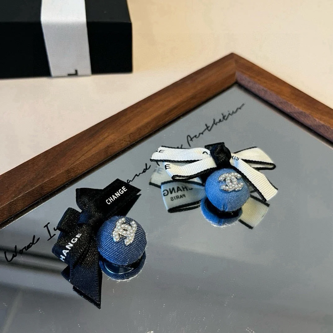 New bow tie hair clip