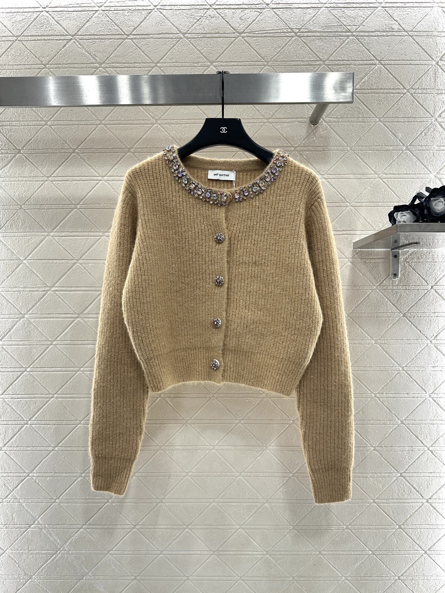 Nail bead knitted cardigan