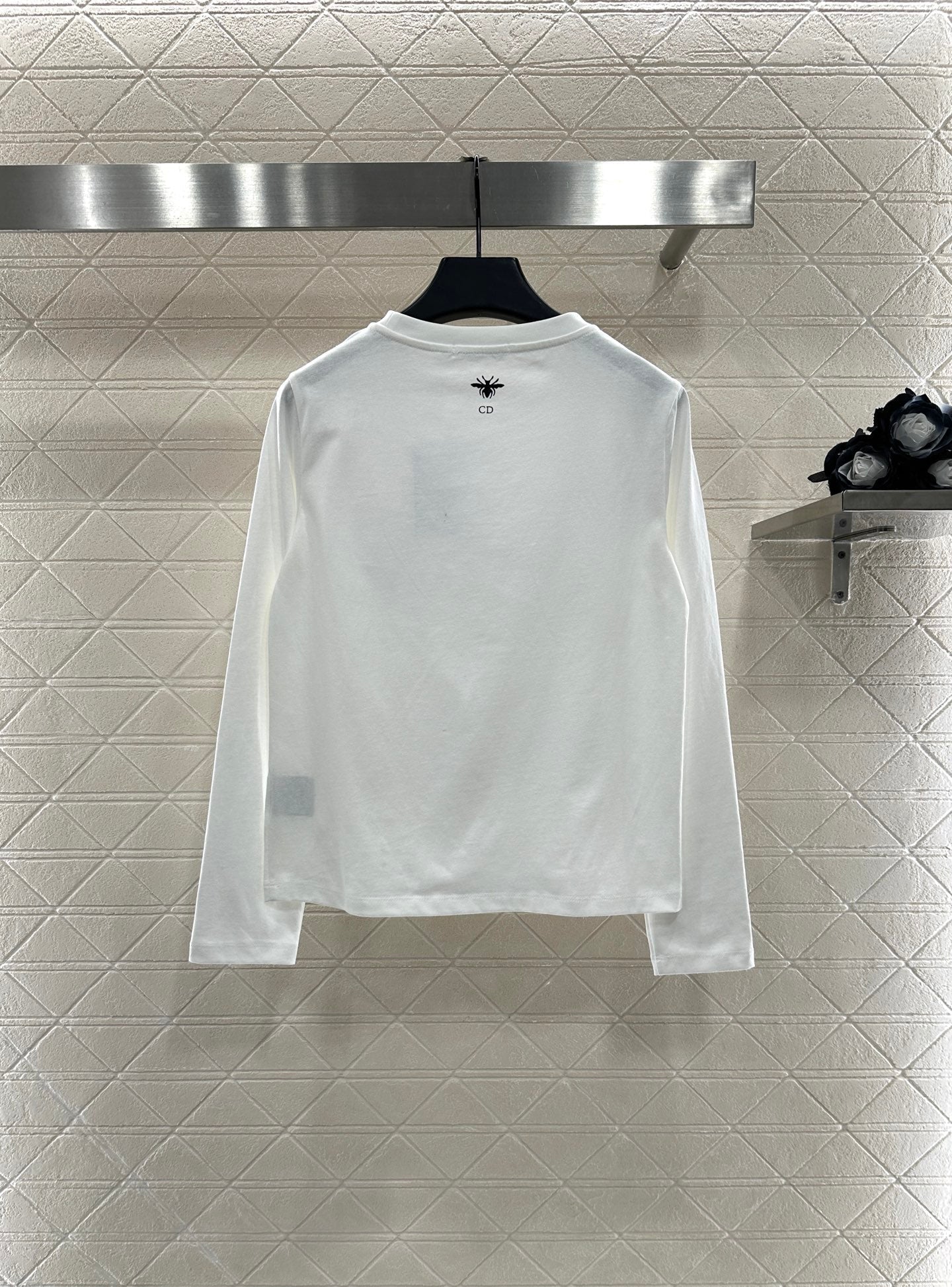 25 Round neck printed cotton long sleeved shirt