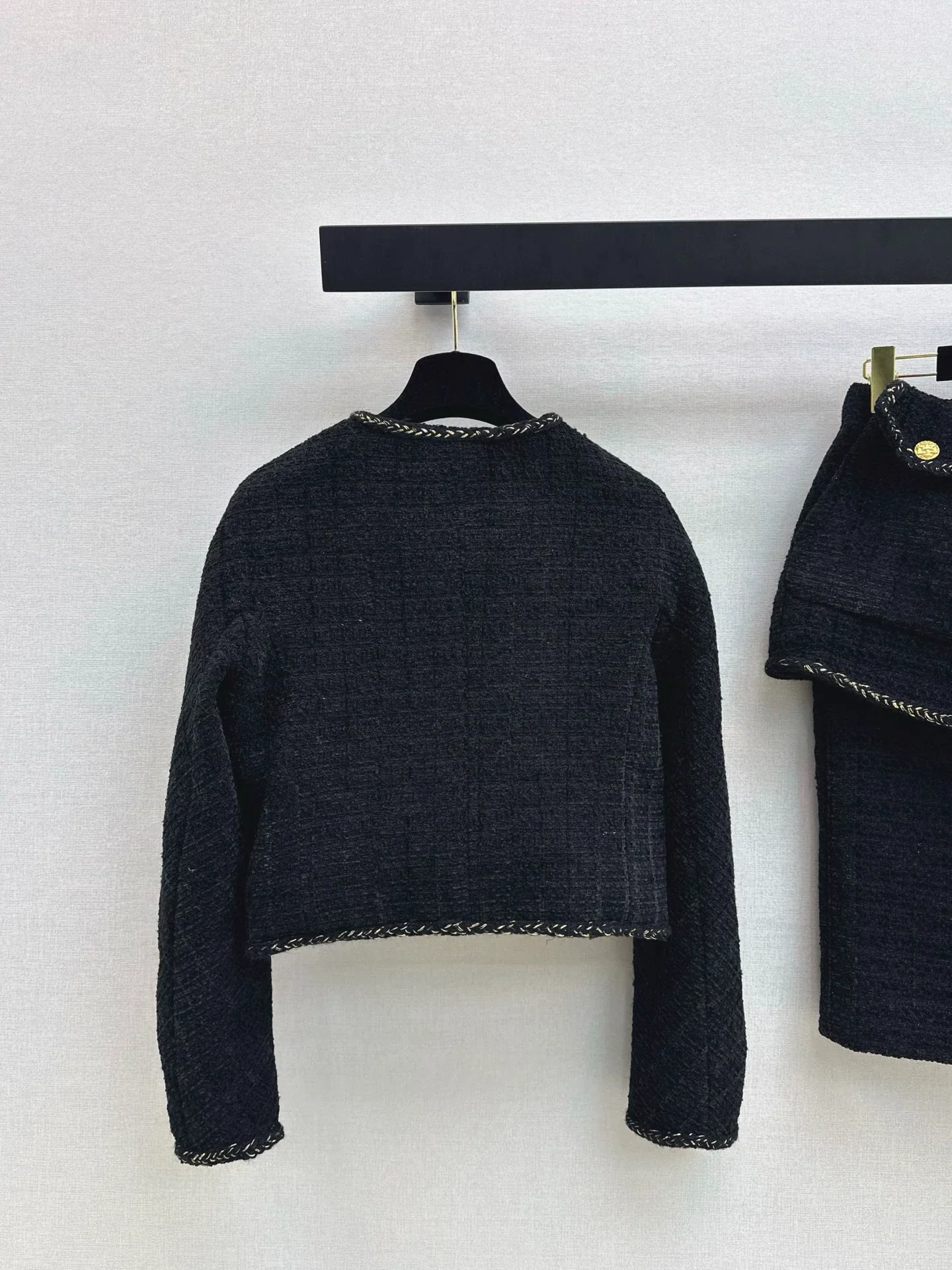 Knitted jacket+fake two-piece design with hip hugging skirt