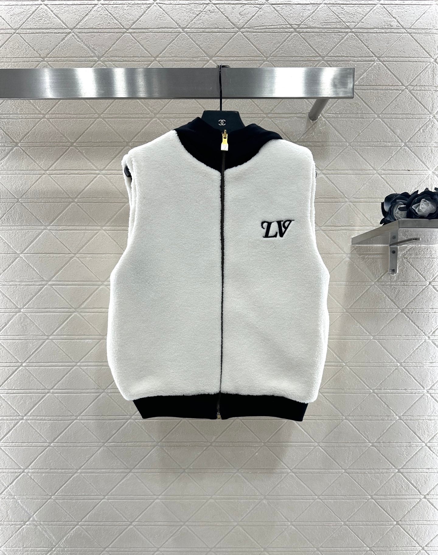 25fw Wear teddy vests on both sides