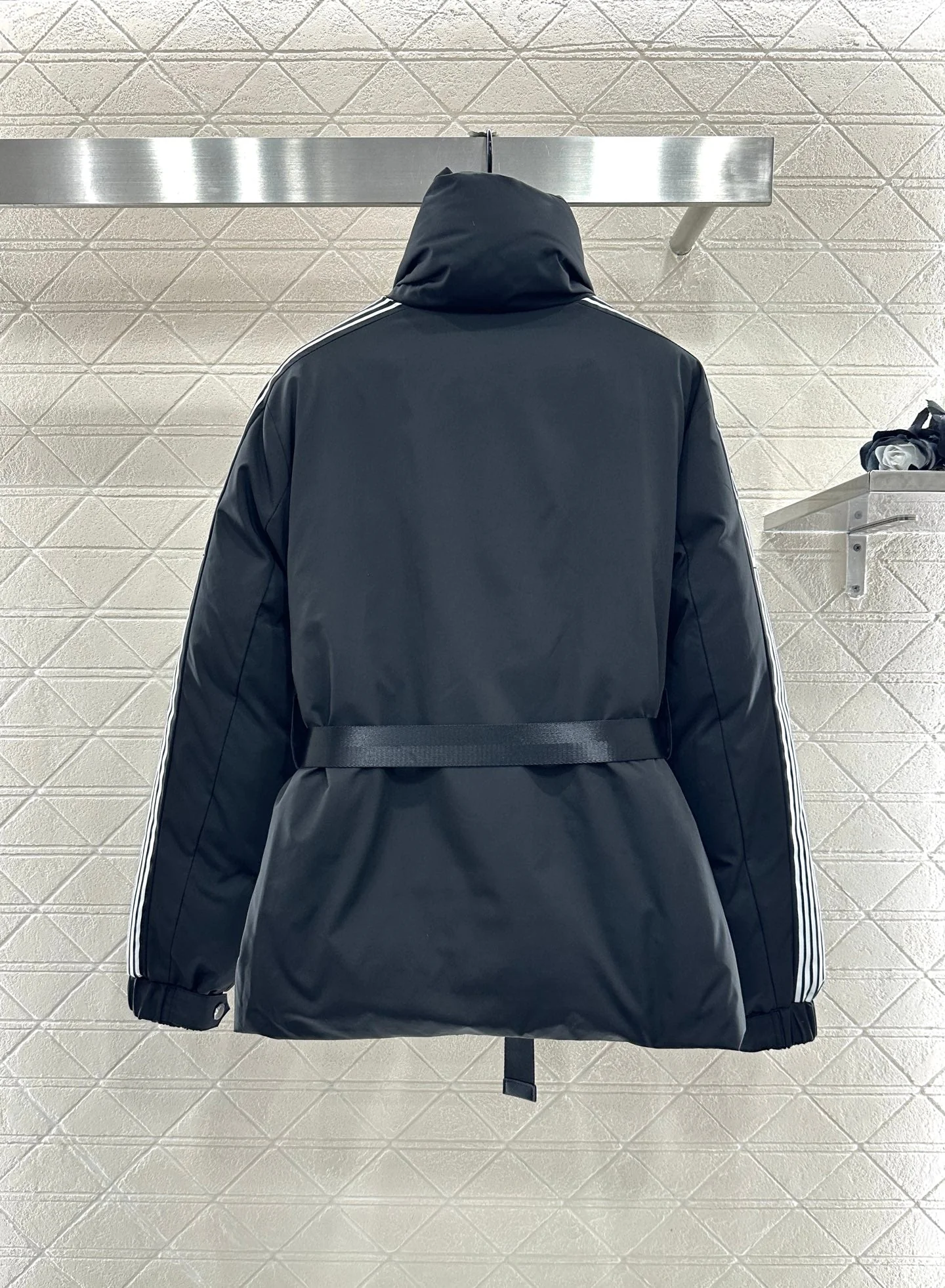 Lapel belt down jacket