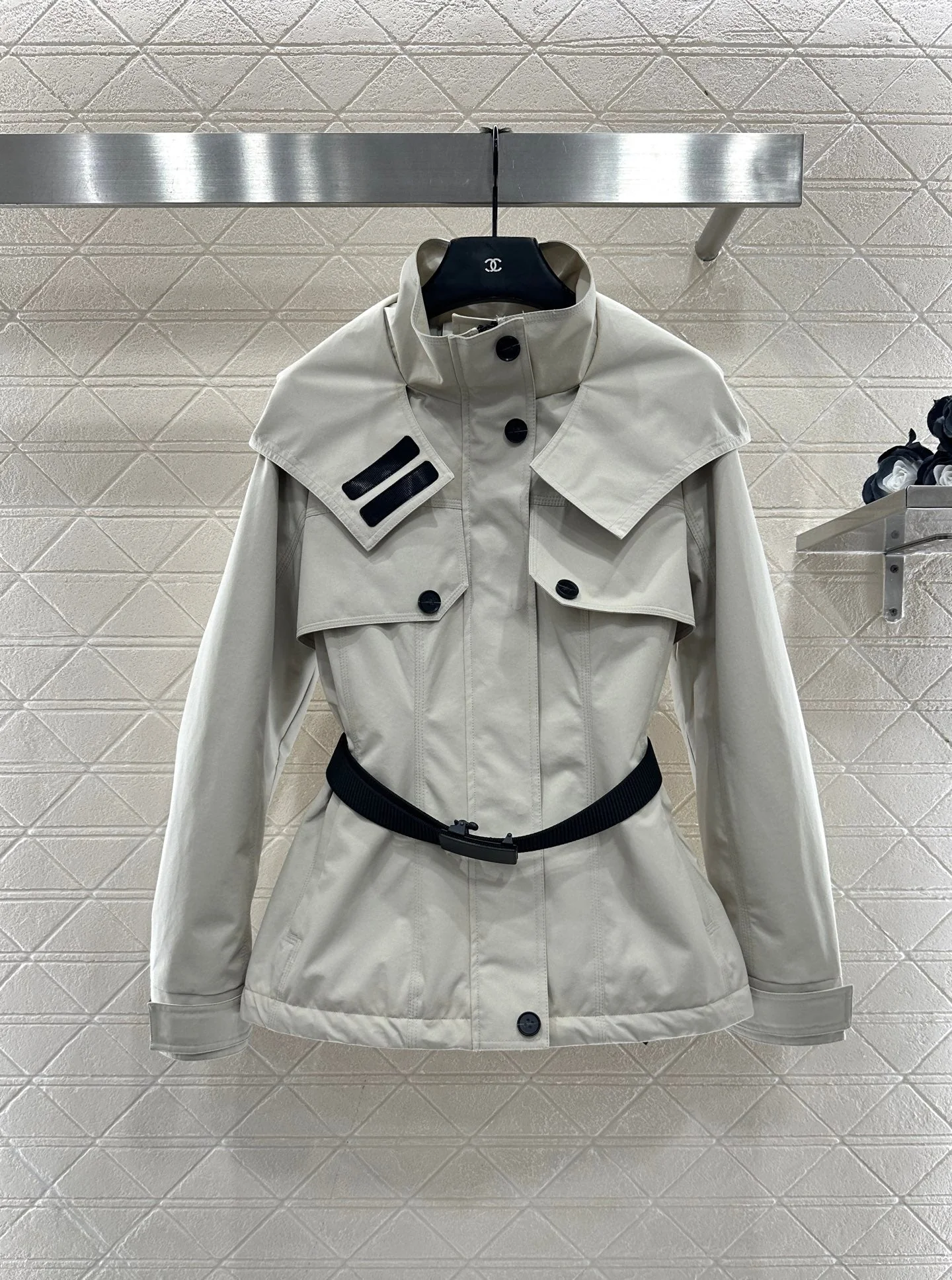 Hooded waist belt down jacket