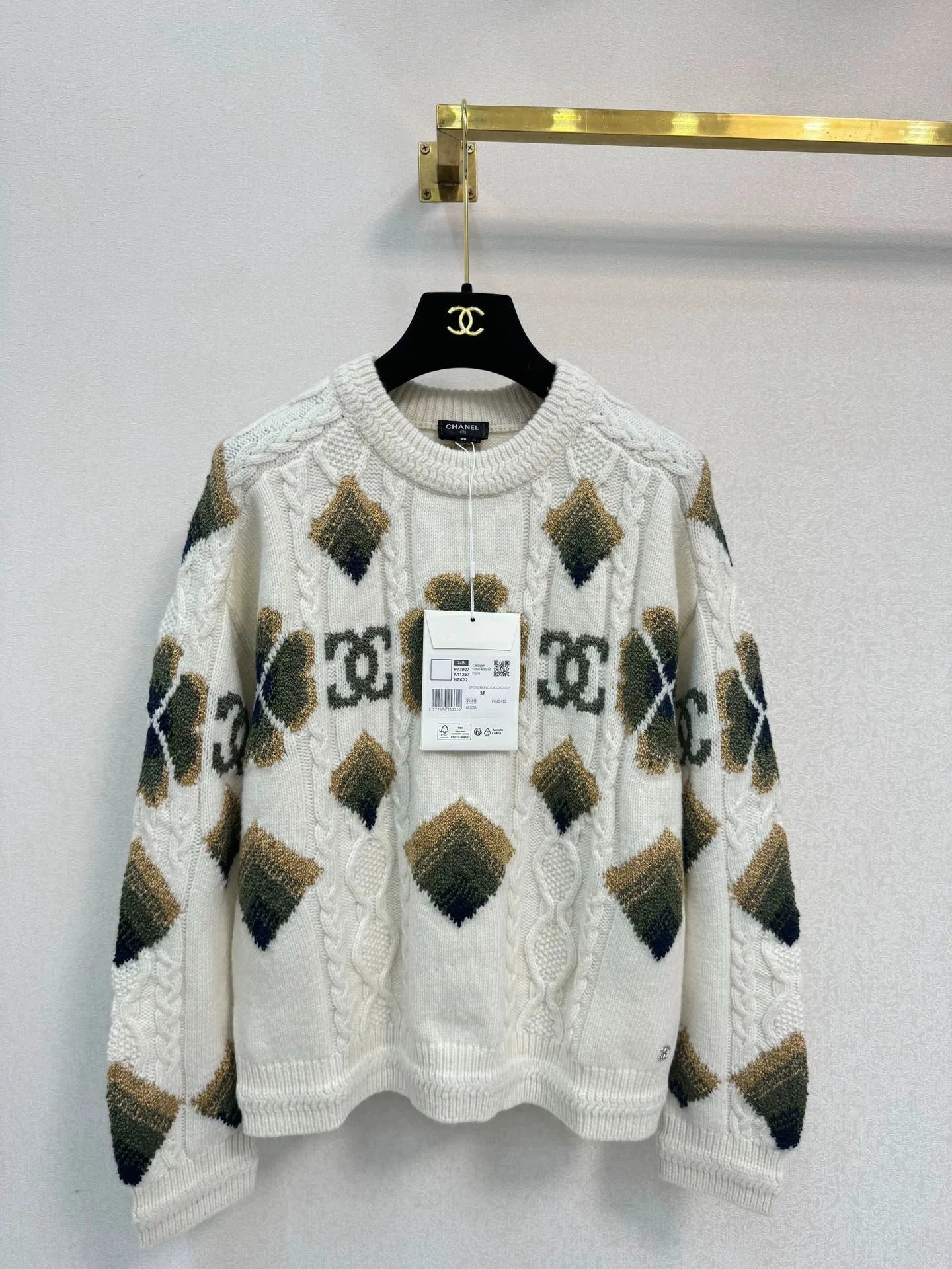 Four leaf clover knitted sweater