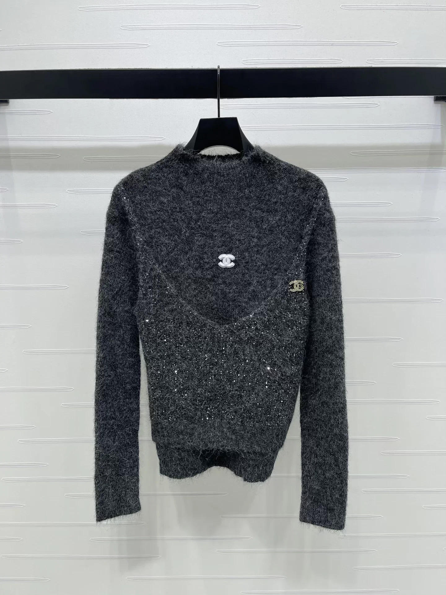 Fake two knitted long sleeved sweaters