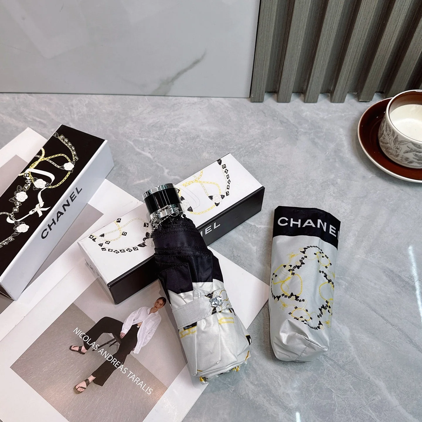 New manual folding umbrella