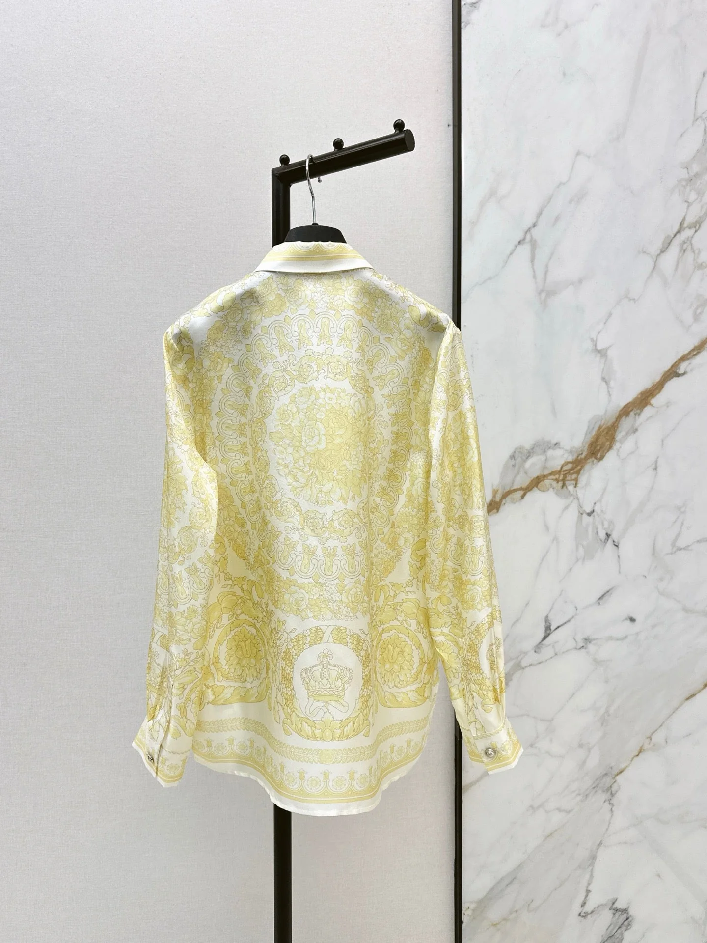 Baroque positioning printed silk shirt