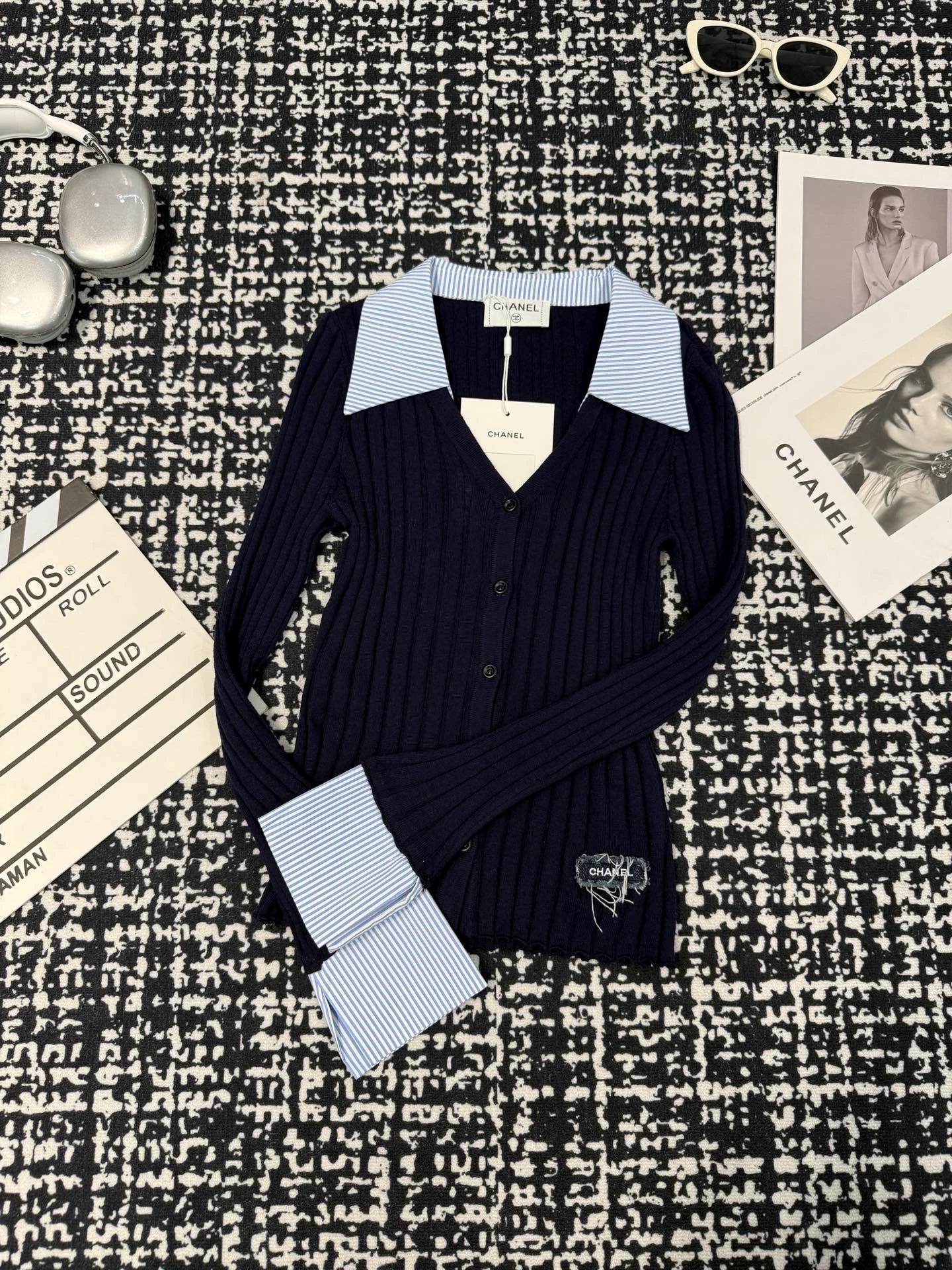 Knitted long sleeved shirt collar with patchwork