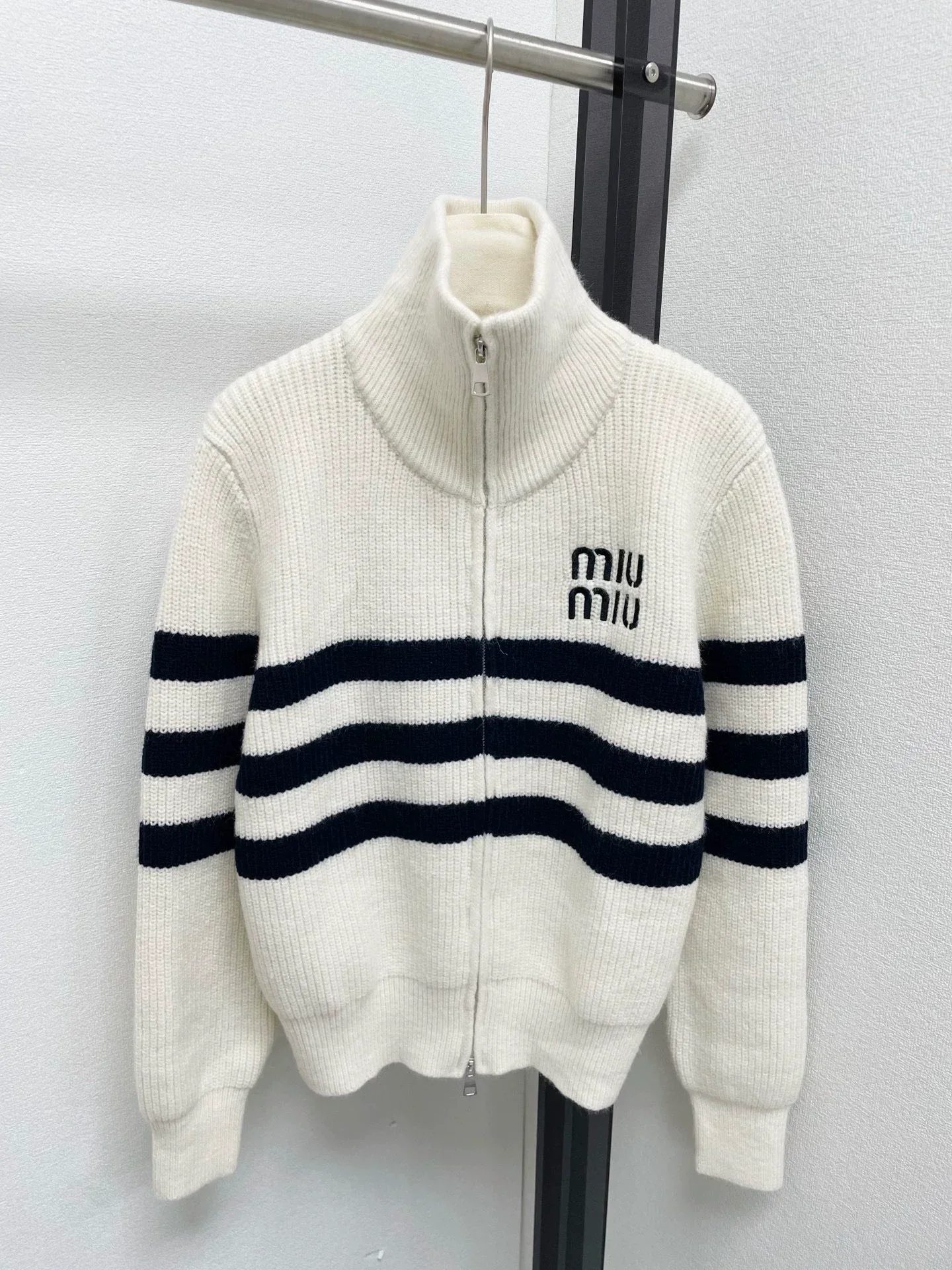 Striped stand up collar knitted cardigan