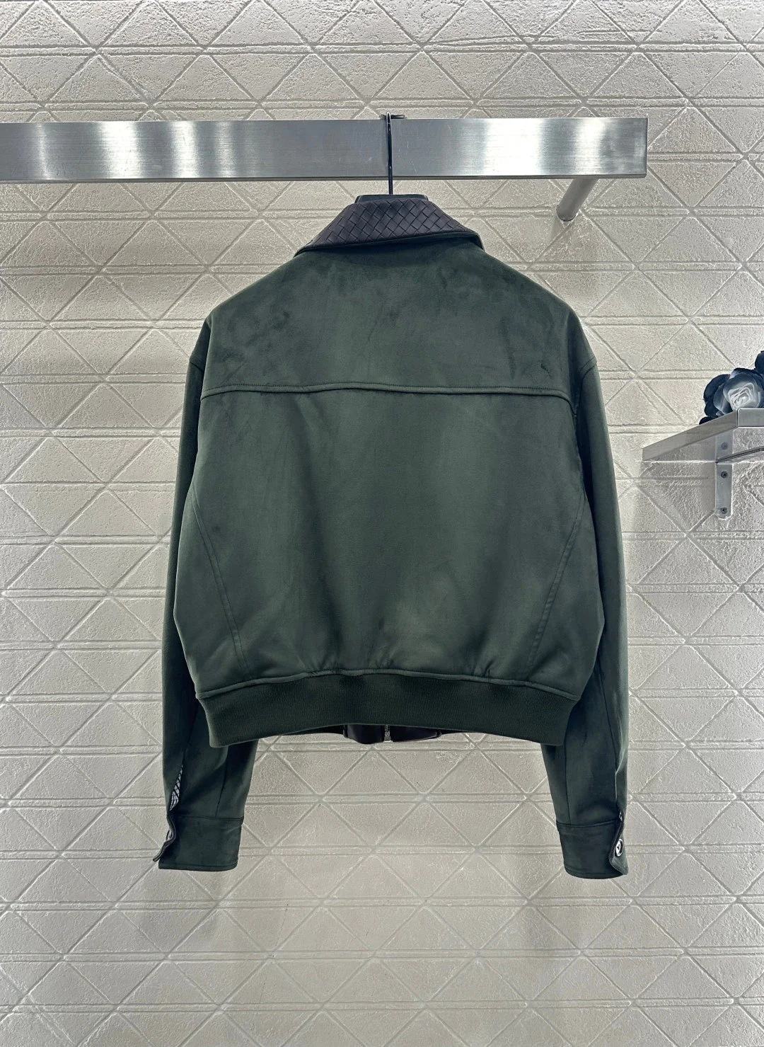 Collar jacket with patchwork leather