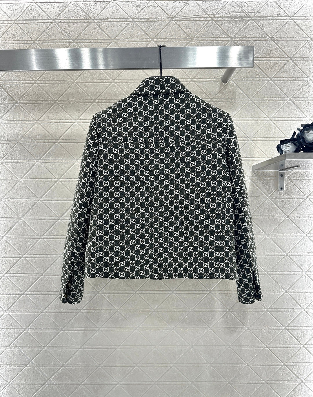 Flip collar jacquard short suit