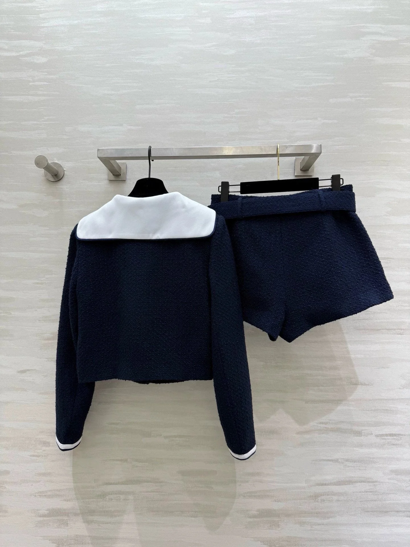 Navy collar tweed suit