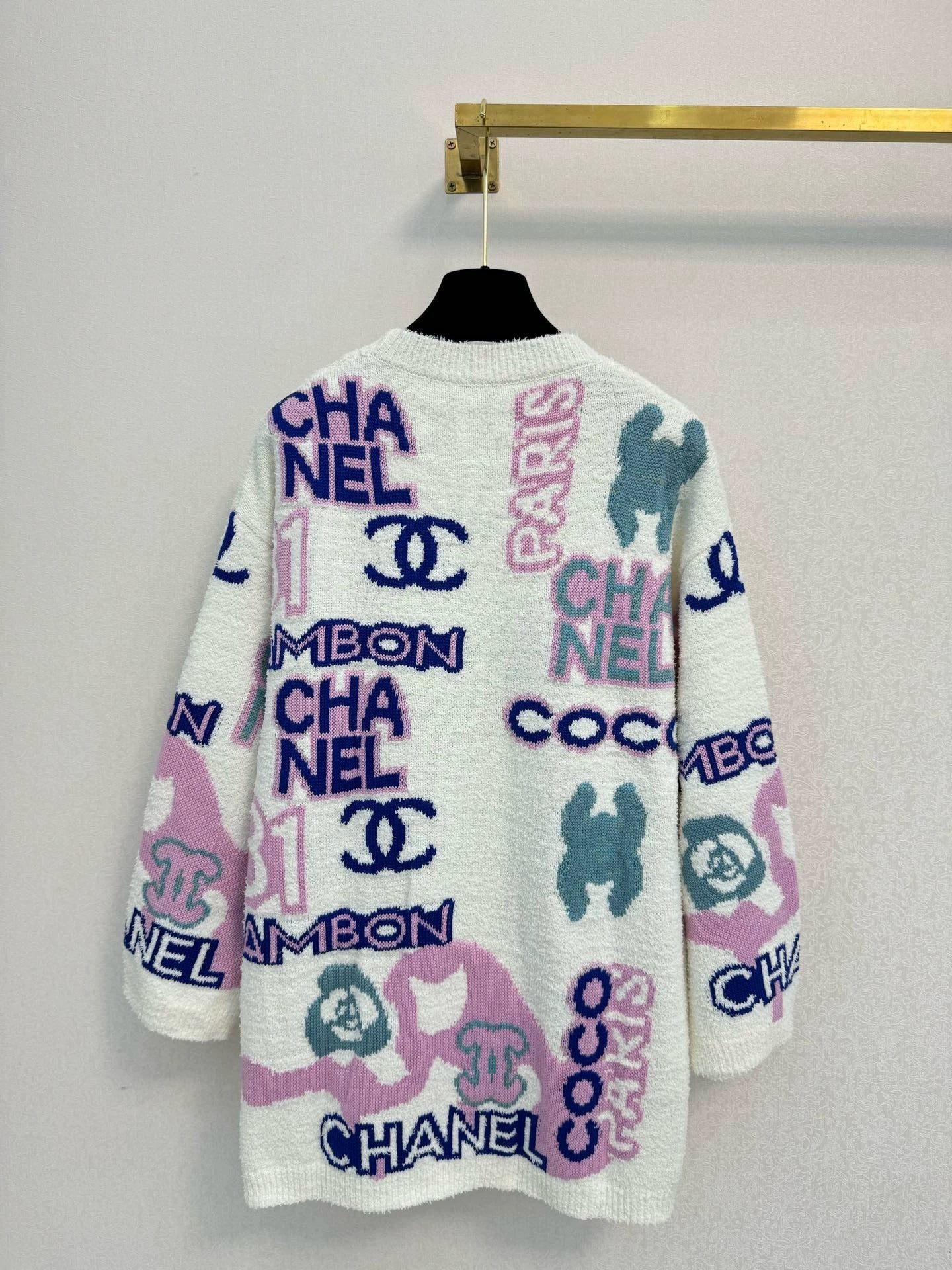 Letter jacquard knitted cardigan