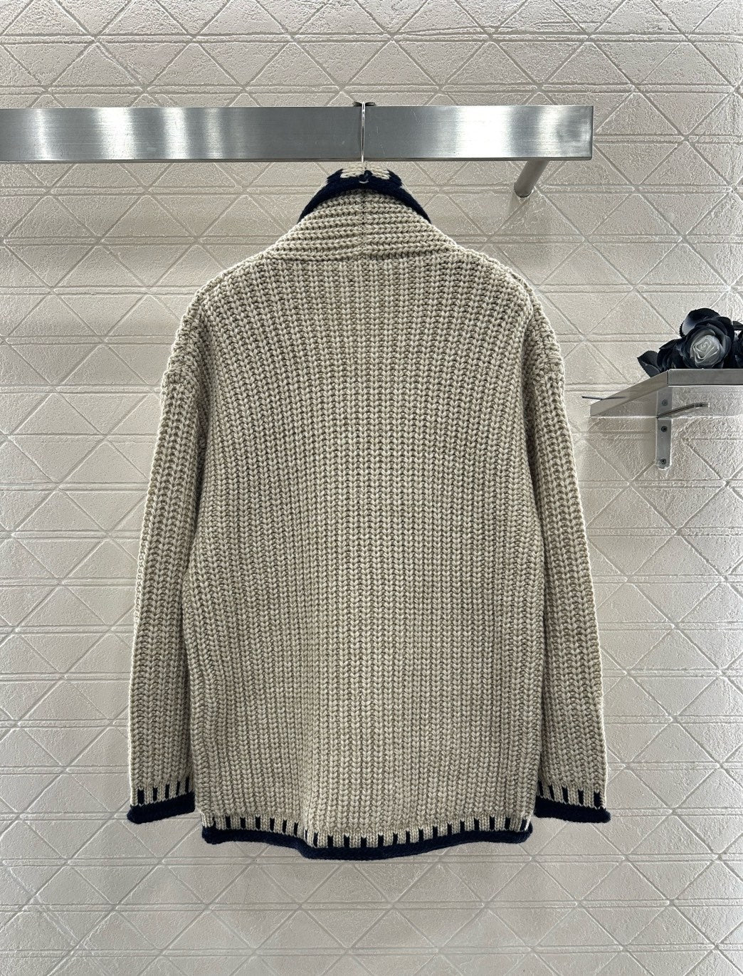 Color-blocked Collared Cardigan