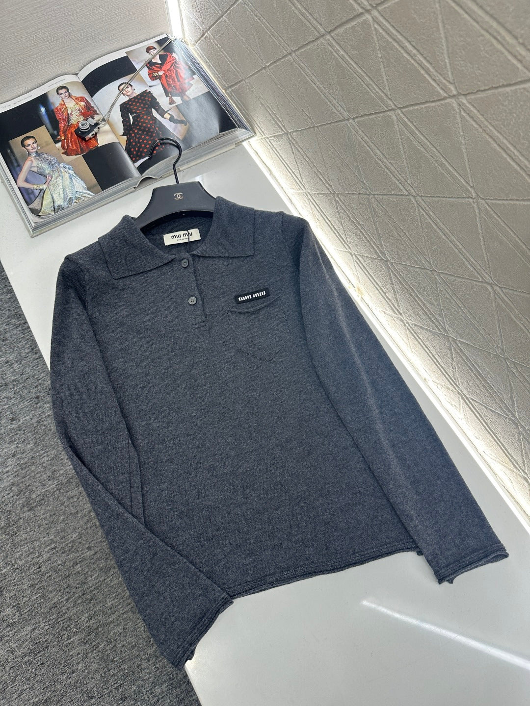 Long-sleeved collared top