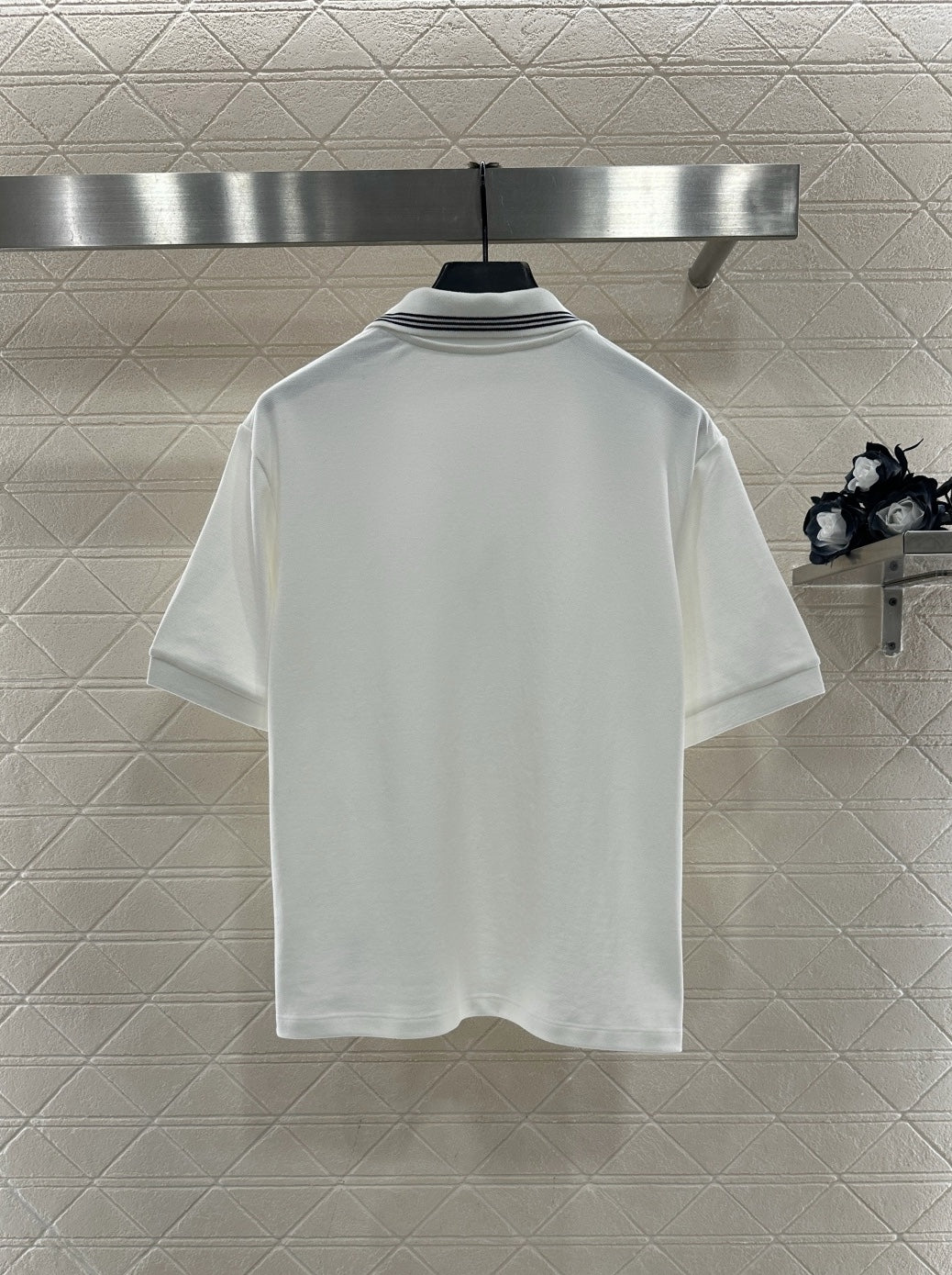 Side-cut Zipper T-shirt