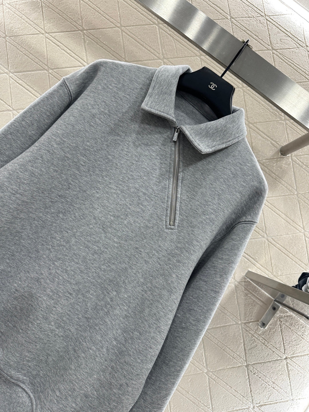 Lolo-front Diagonal Zipper Sweatshirt