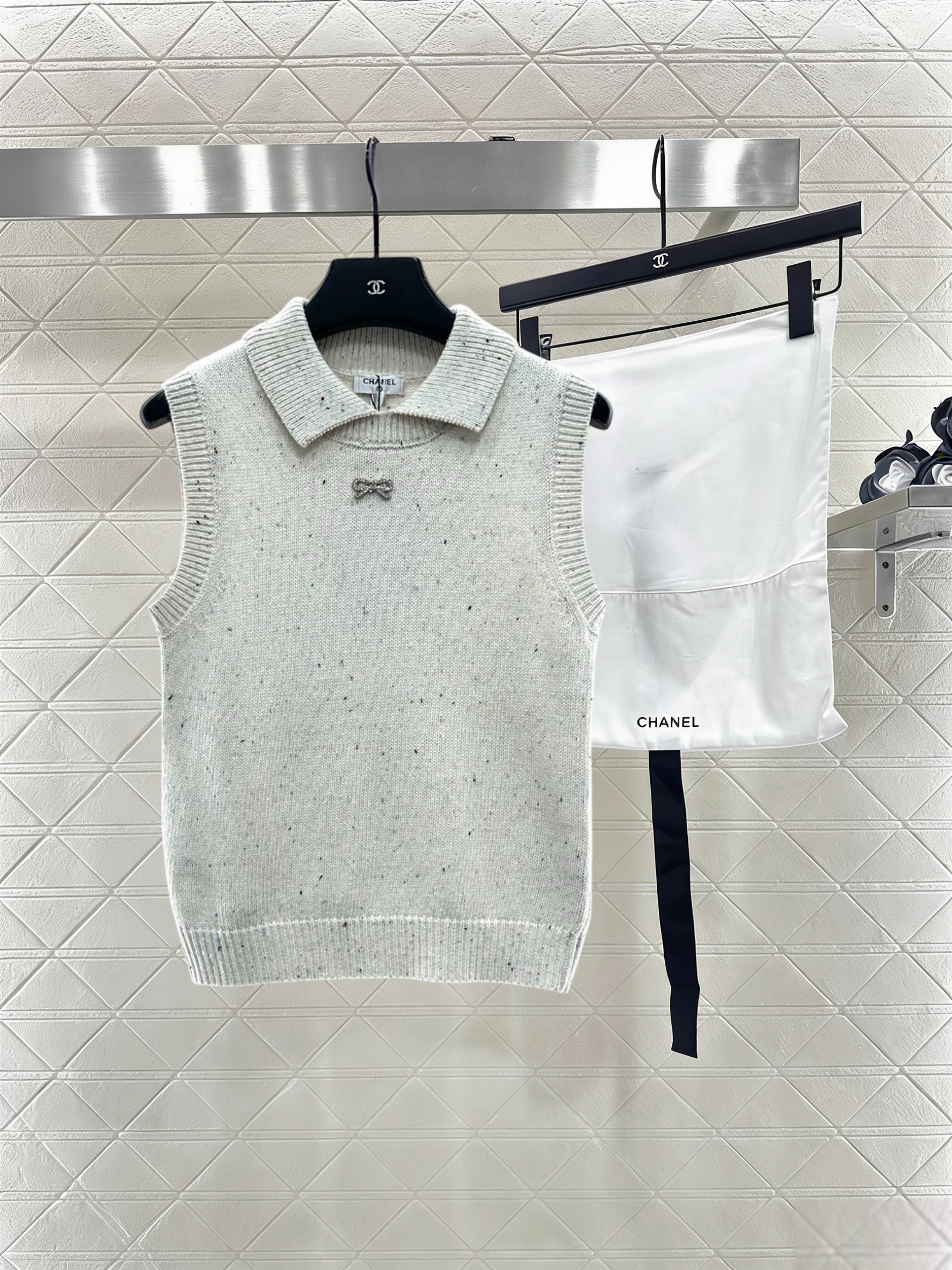 Colorful dot bow knitted vest