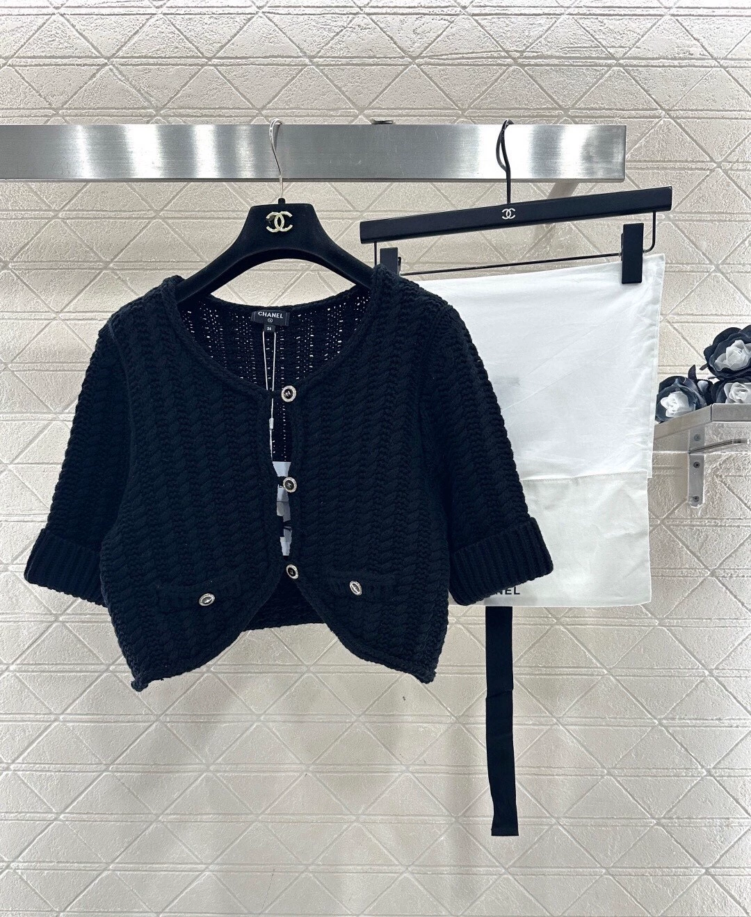 Short-sleeved knit cardigan