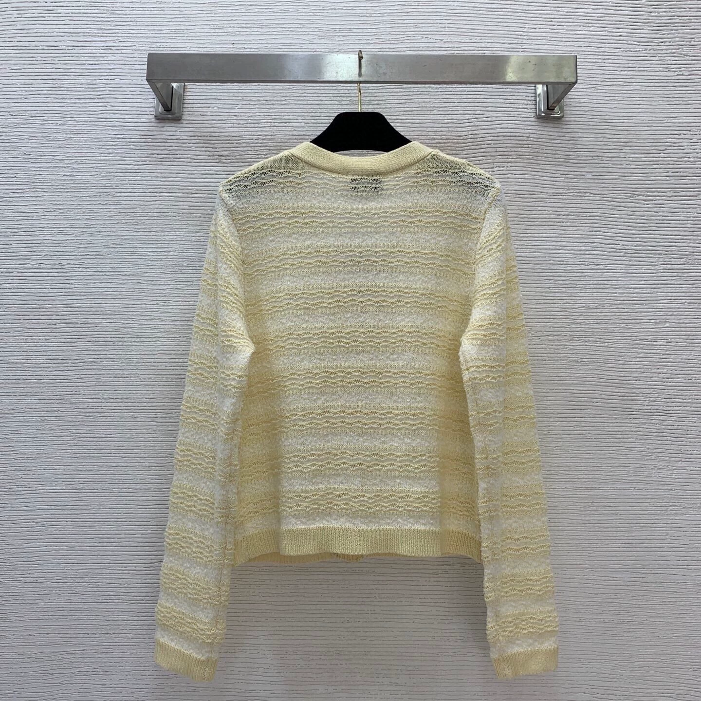 V-neck long sleeved knitted striped cardigan